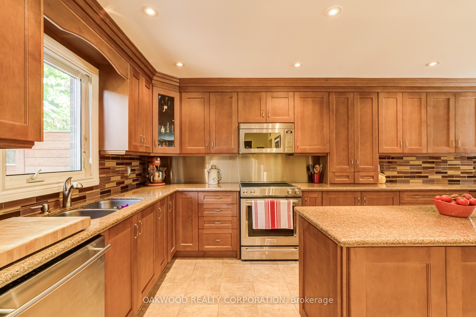 486 Greenock Drive Property Photo 8