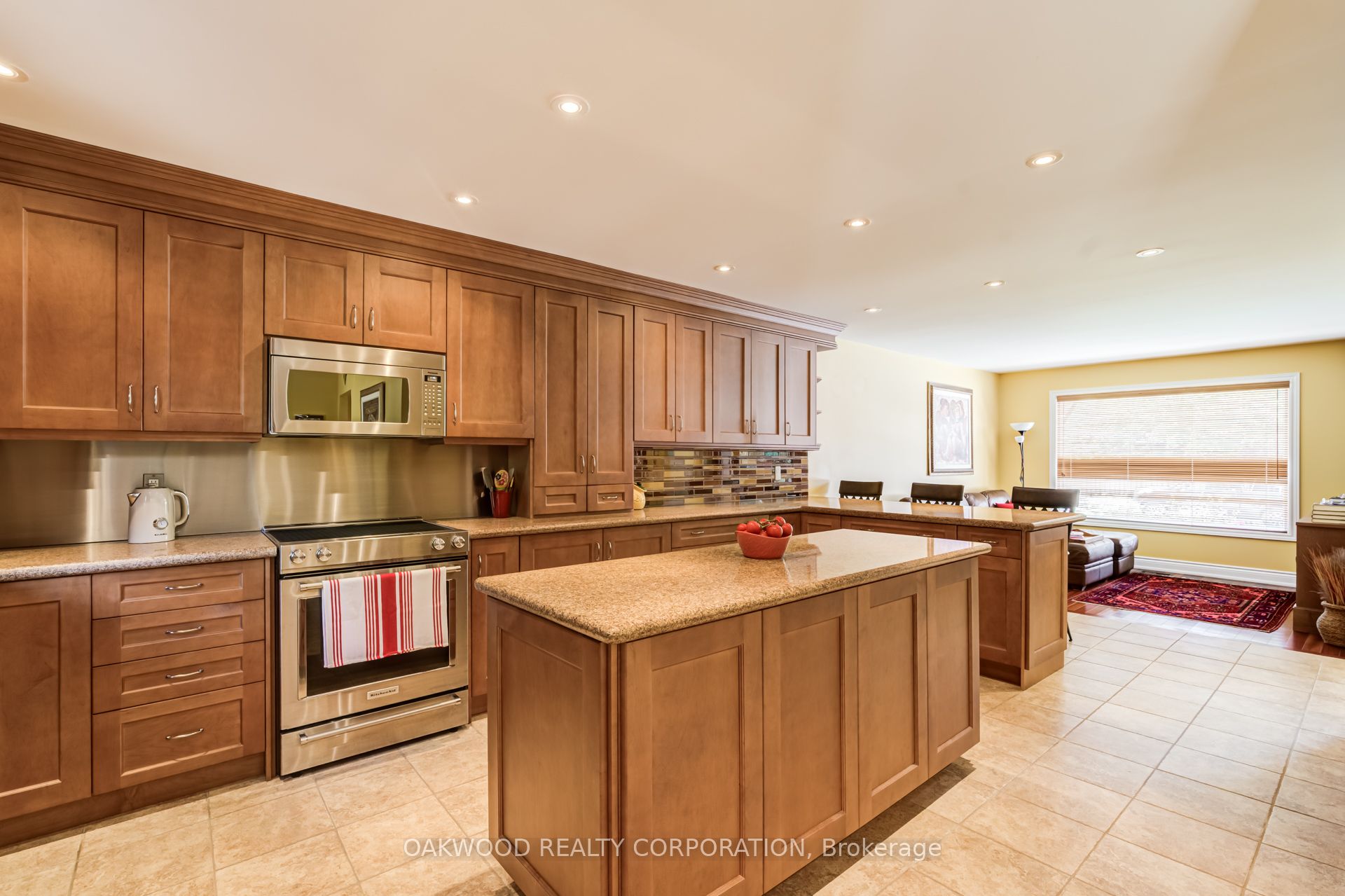 486 Greenock Drive Property Photo 9