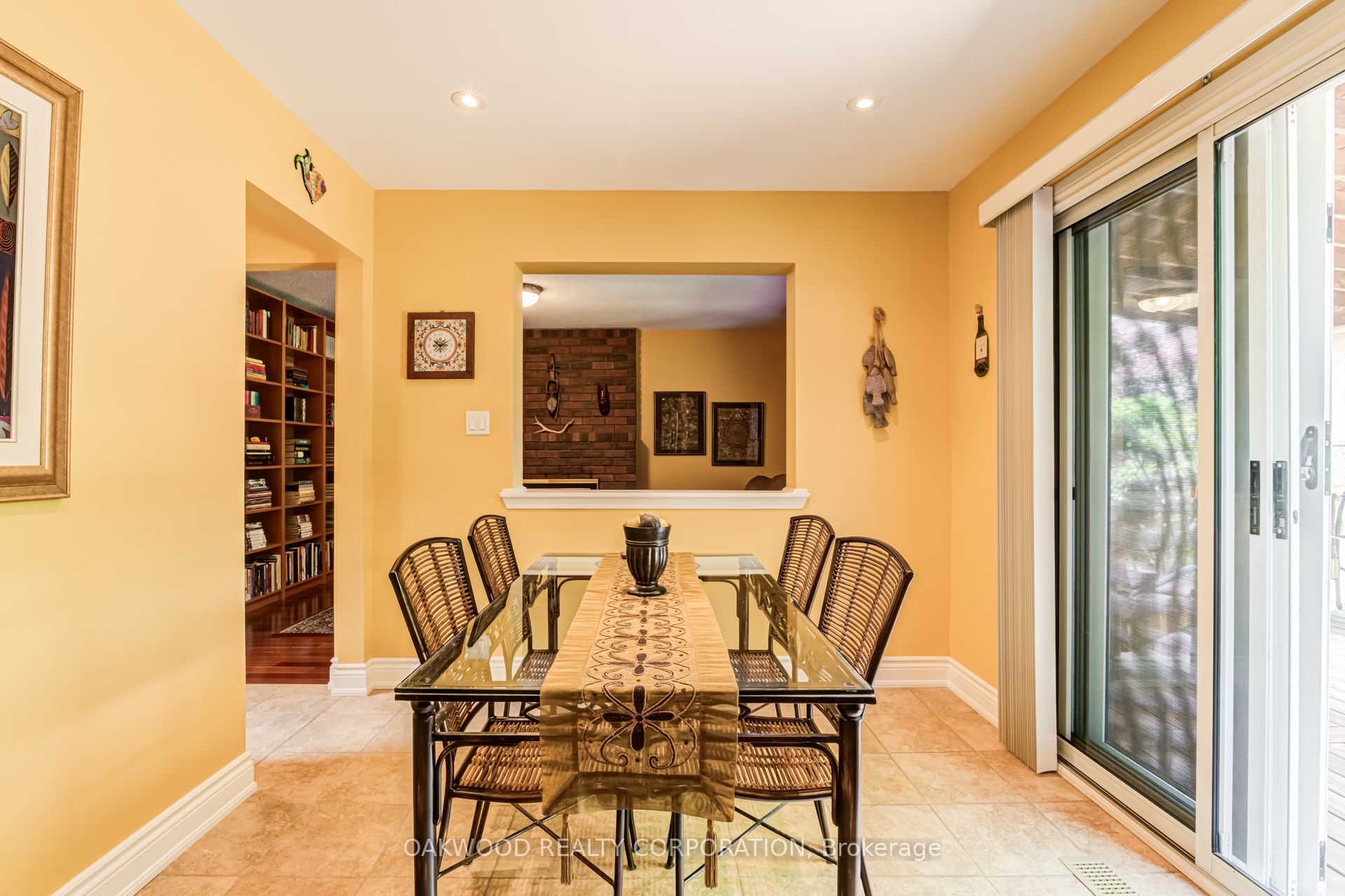 486 Greenock Drive Property Photo 13