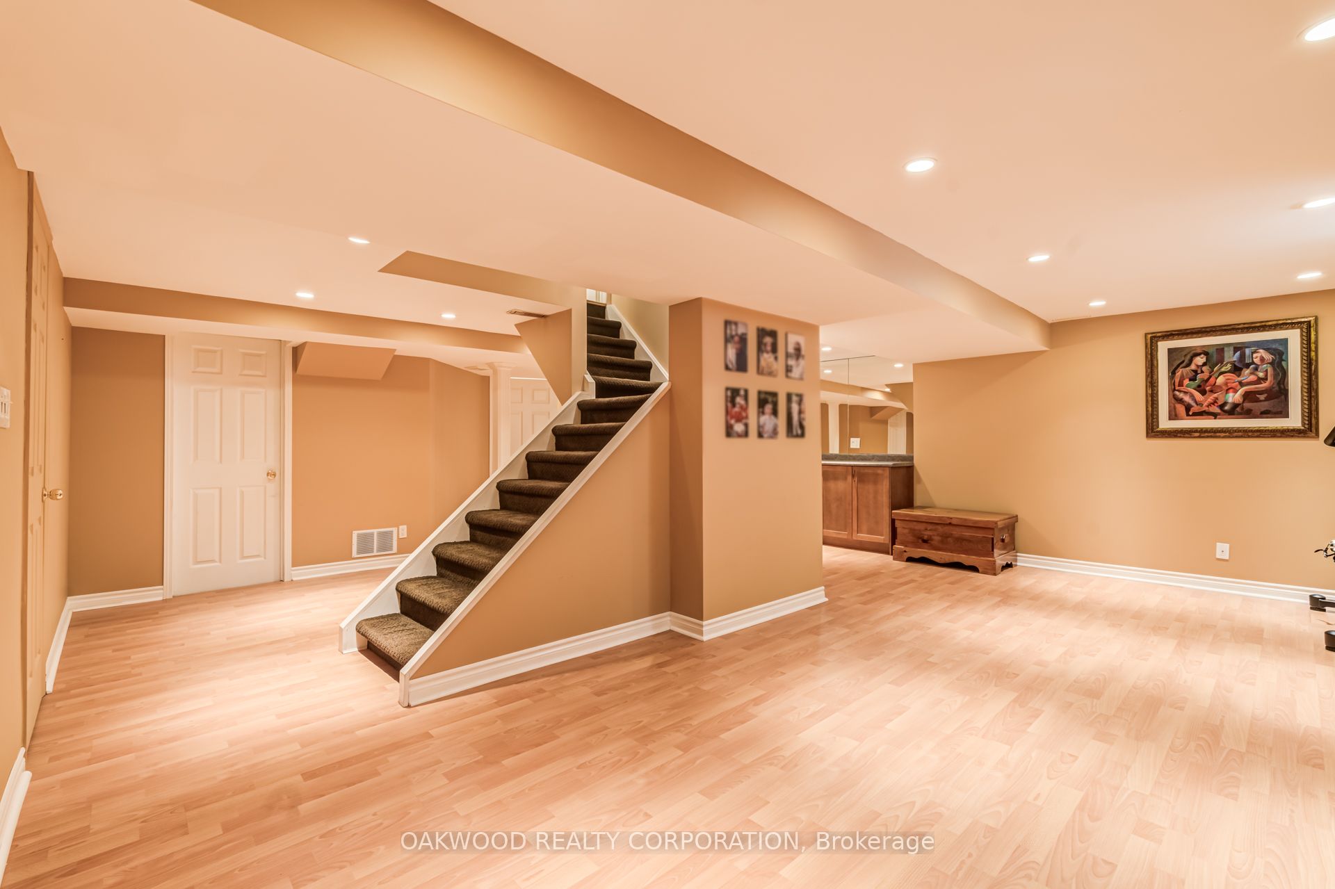 486 Greenock Drive Property Photo 27