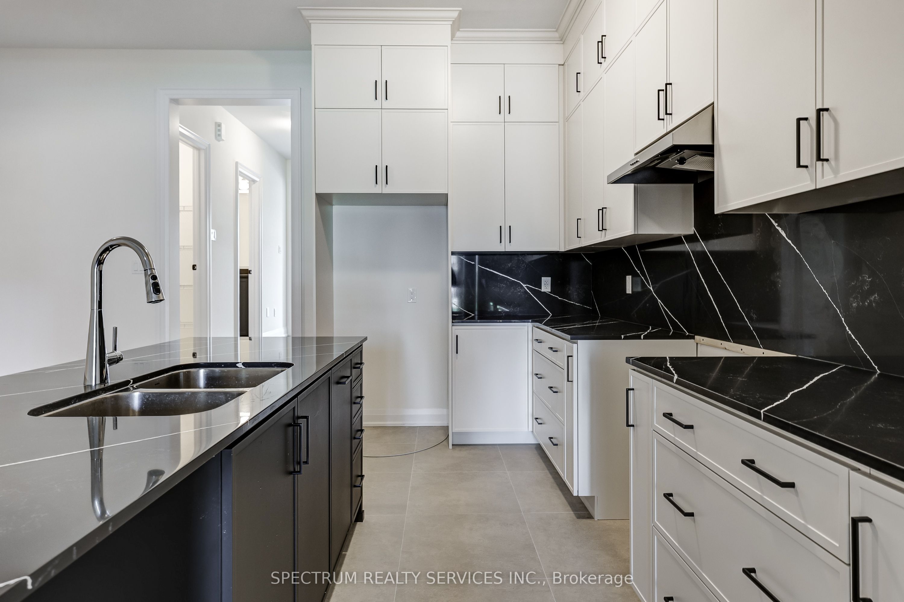 72 Adario Crescent Property Photo 10