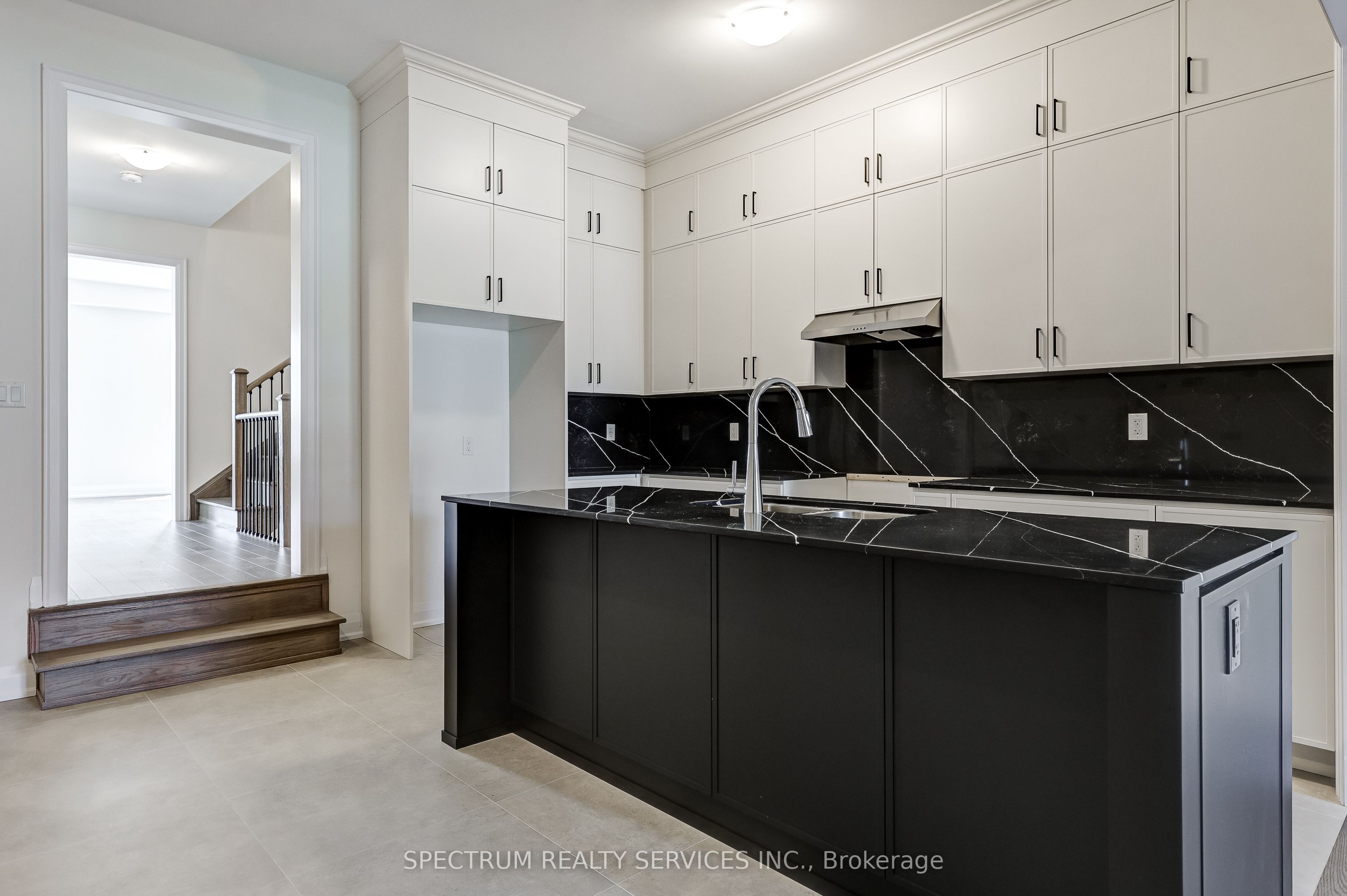 72 Adario Crescent Property Photo 12