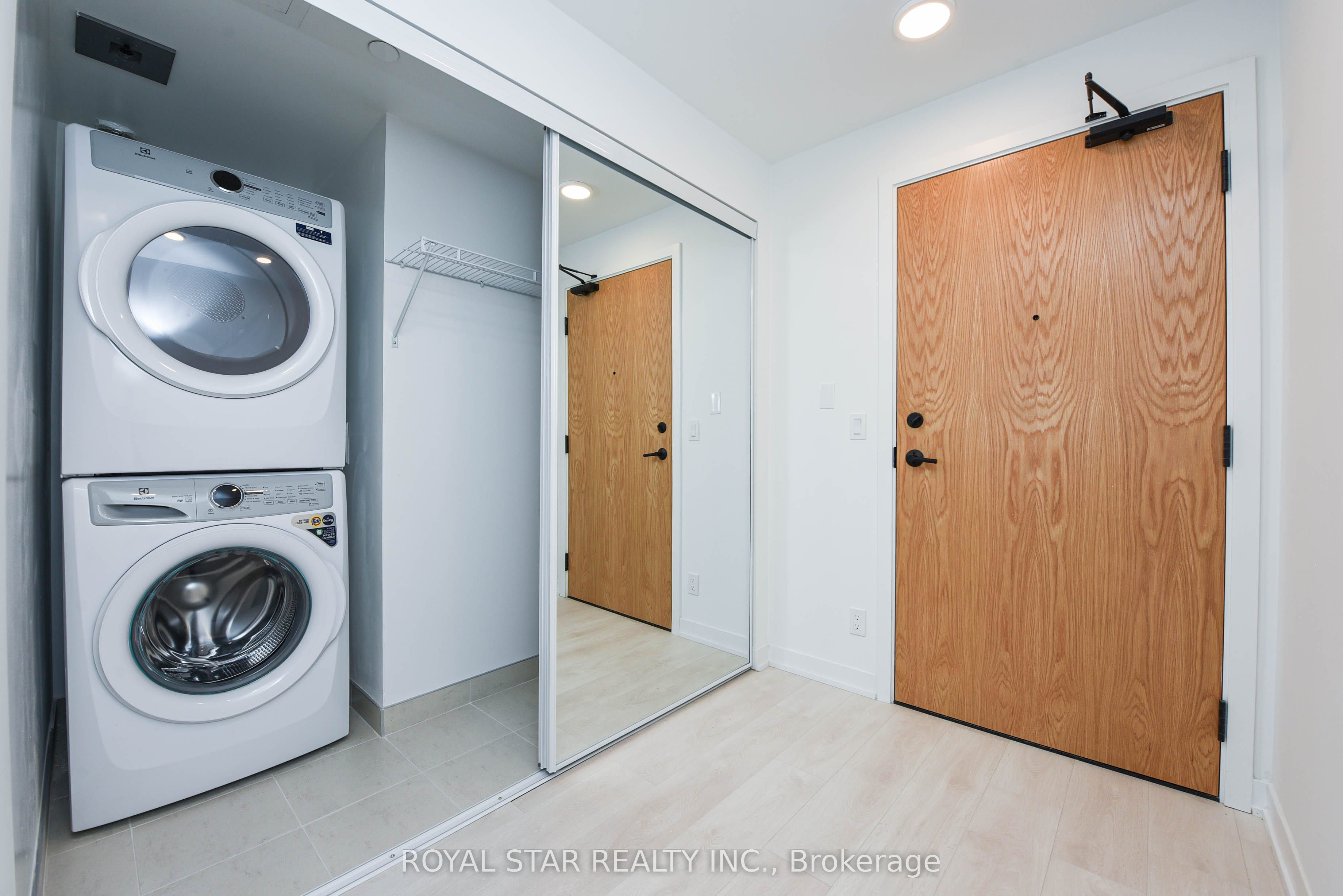 7950 Bathurst Street 1502 Property Photo 3