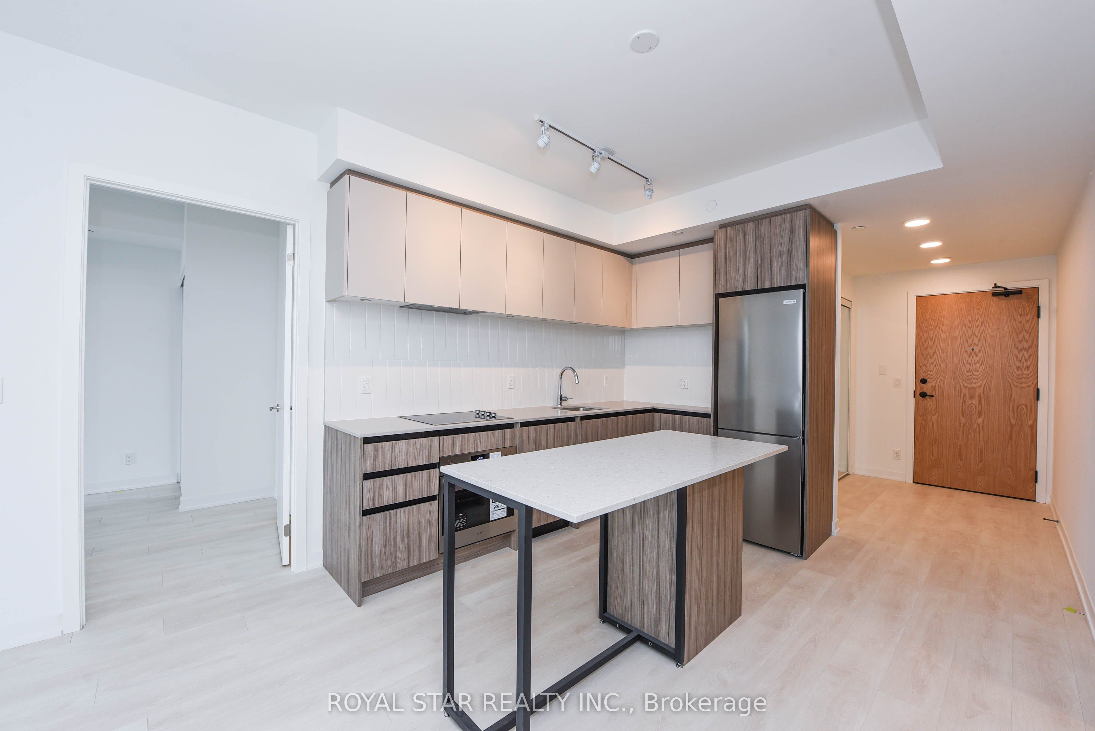7950 Bathurst Street 1502 Property Photo 4