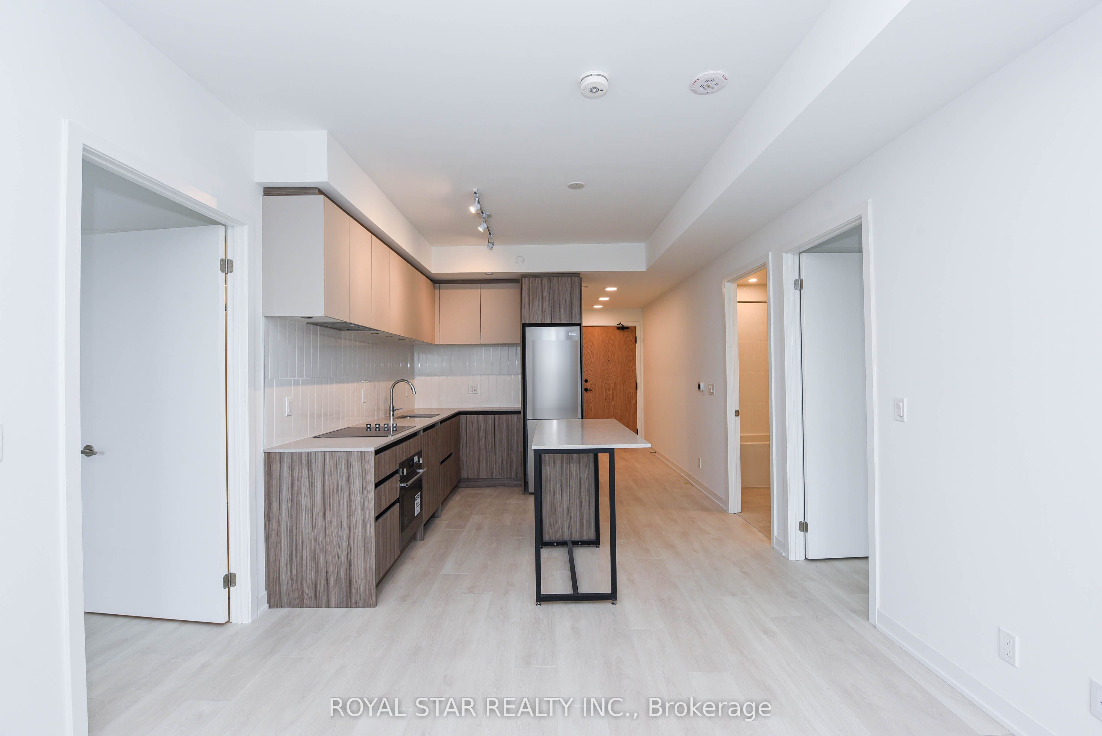 7950 Bathurst Street 1502 Property Photo 5