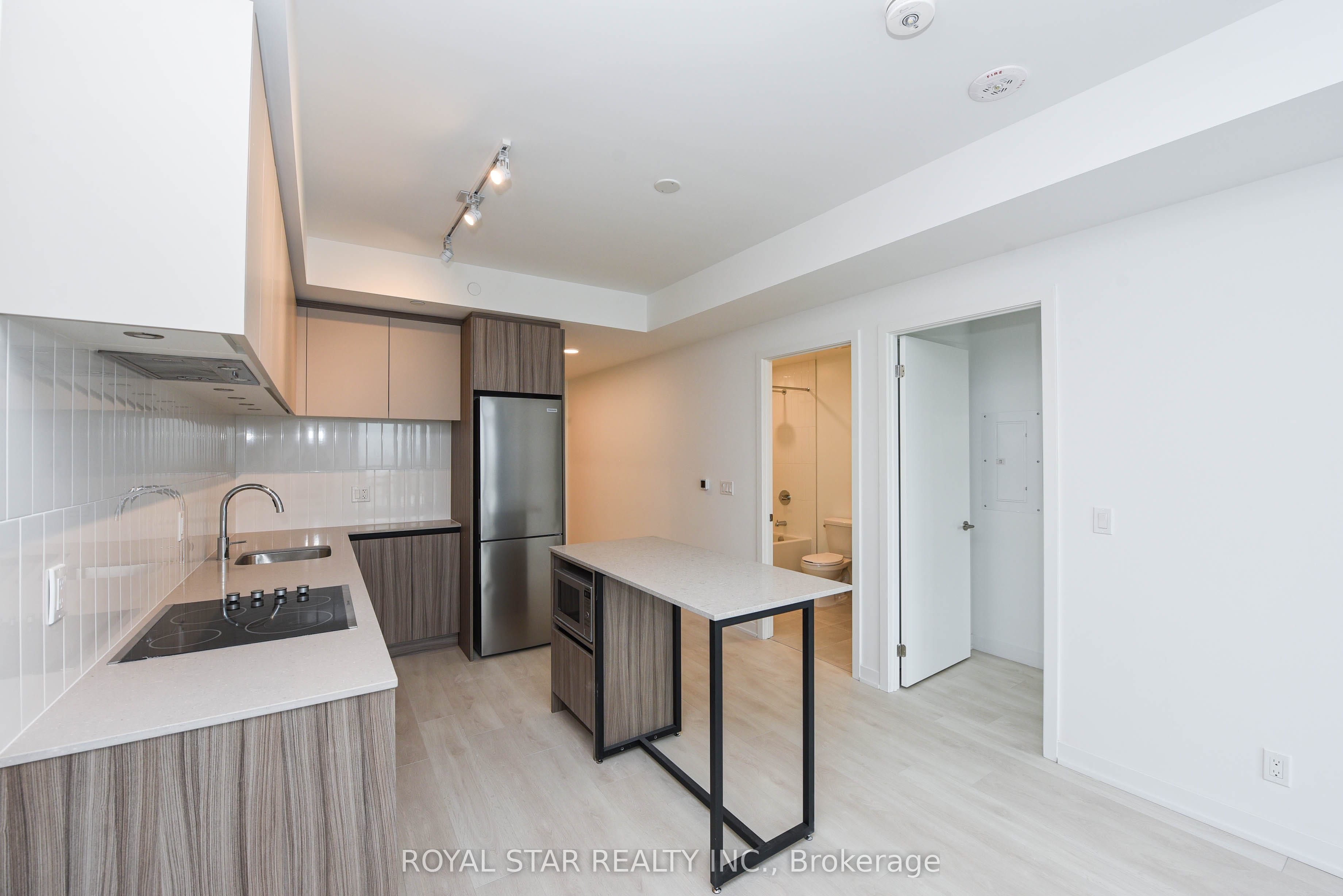 7950 Bathurst Street 1502 Property Photo 6