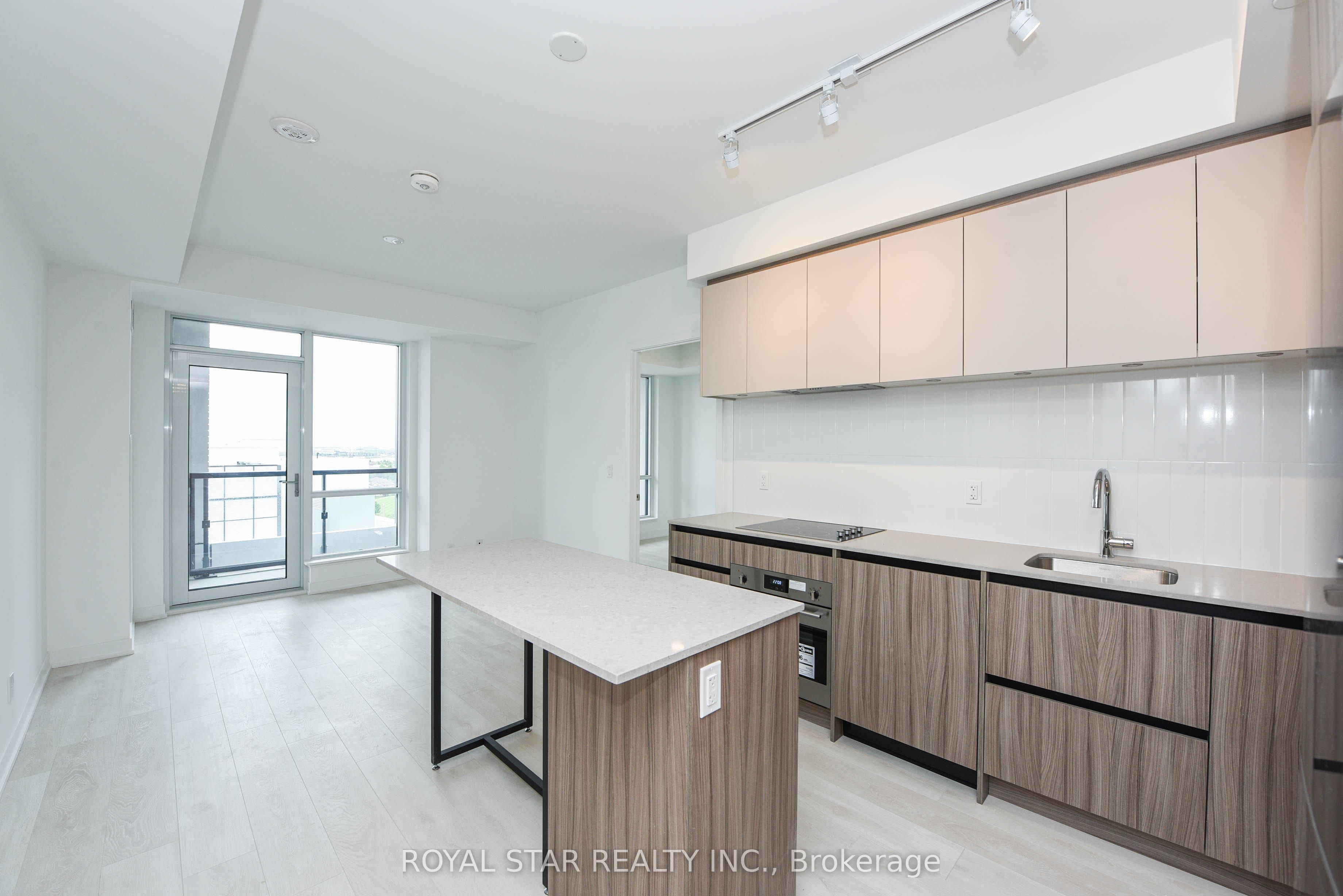 7950 Bathurst Street 1502 Property Photo 7