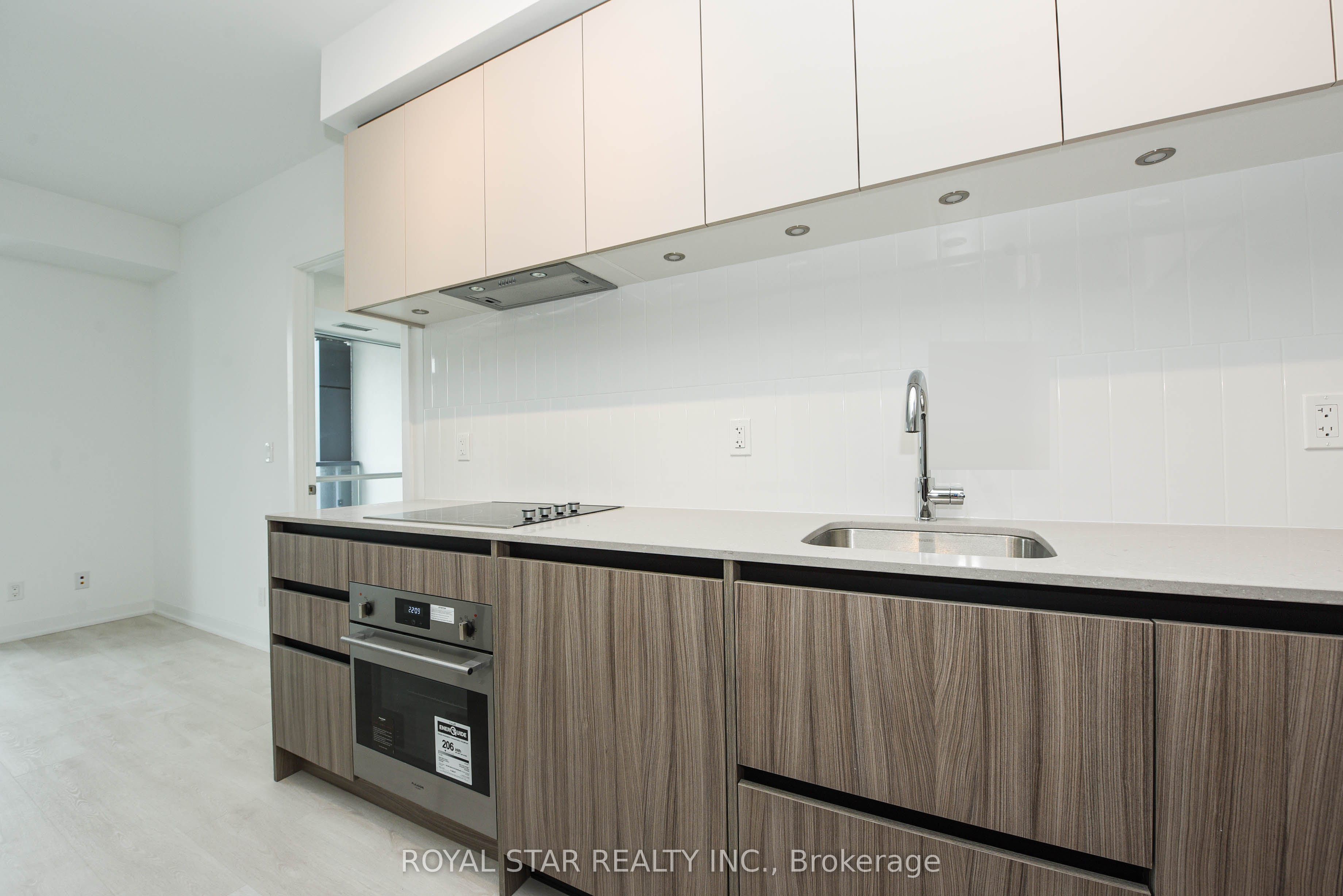 7950 Bathurst Street 1502 Property Photo 8