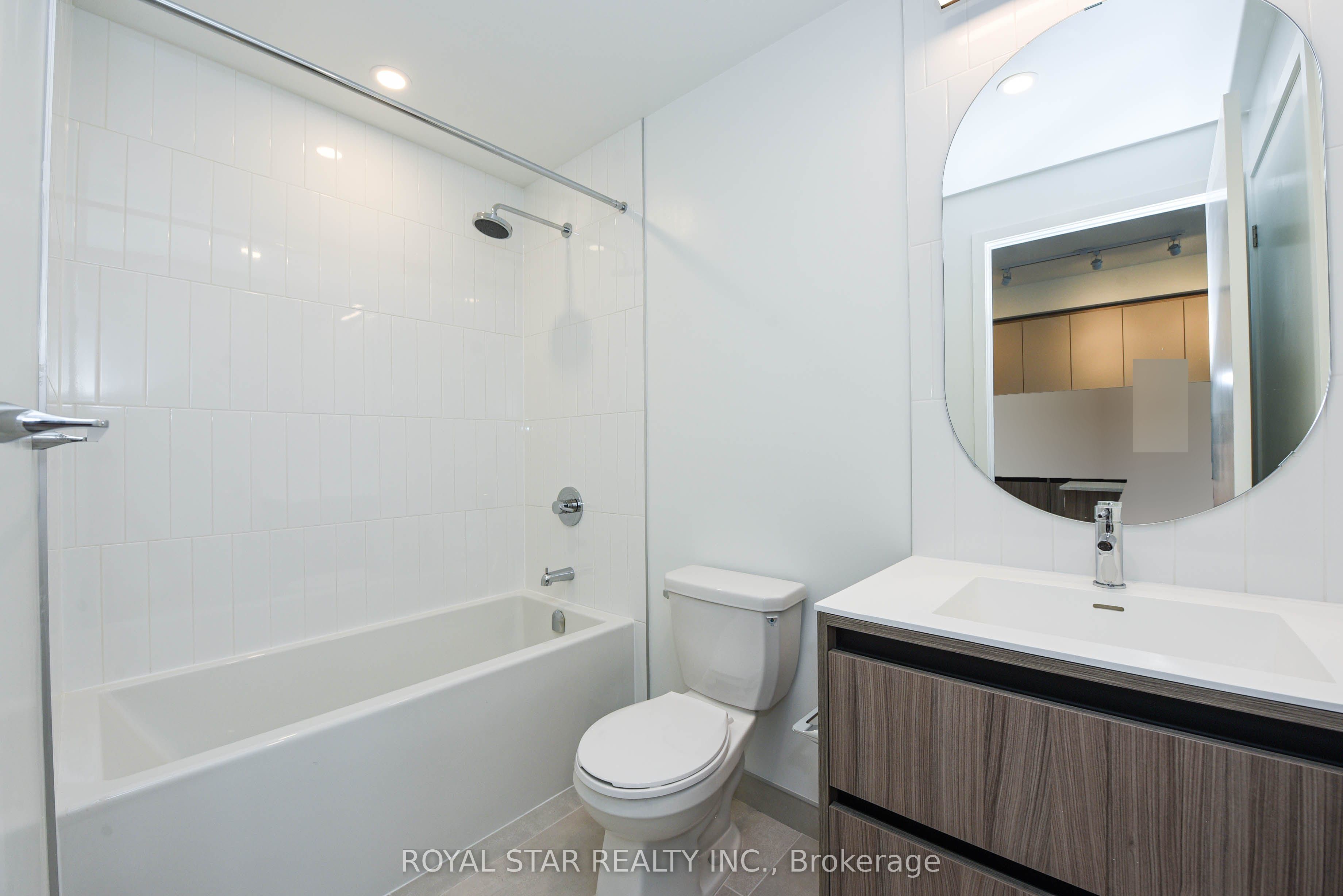 7950 Bathurst Street 1502 Property Photo 9