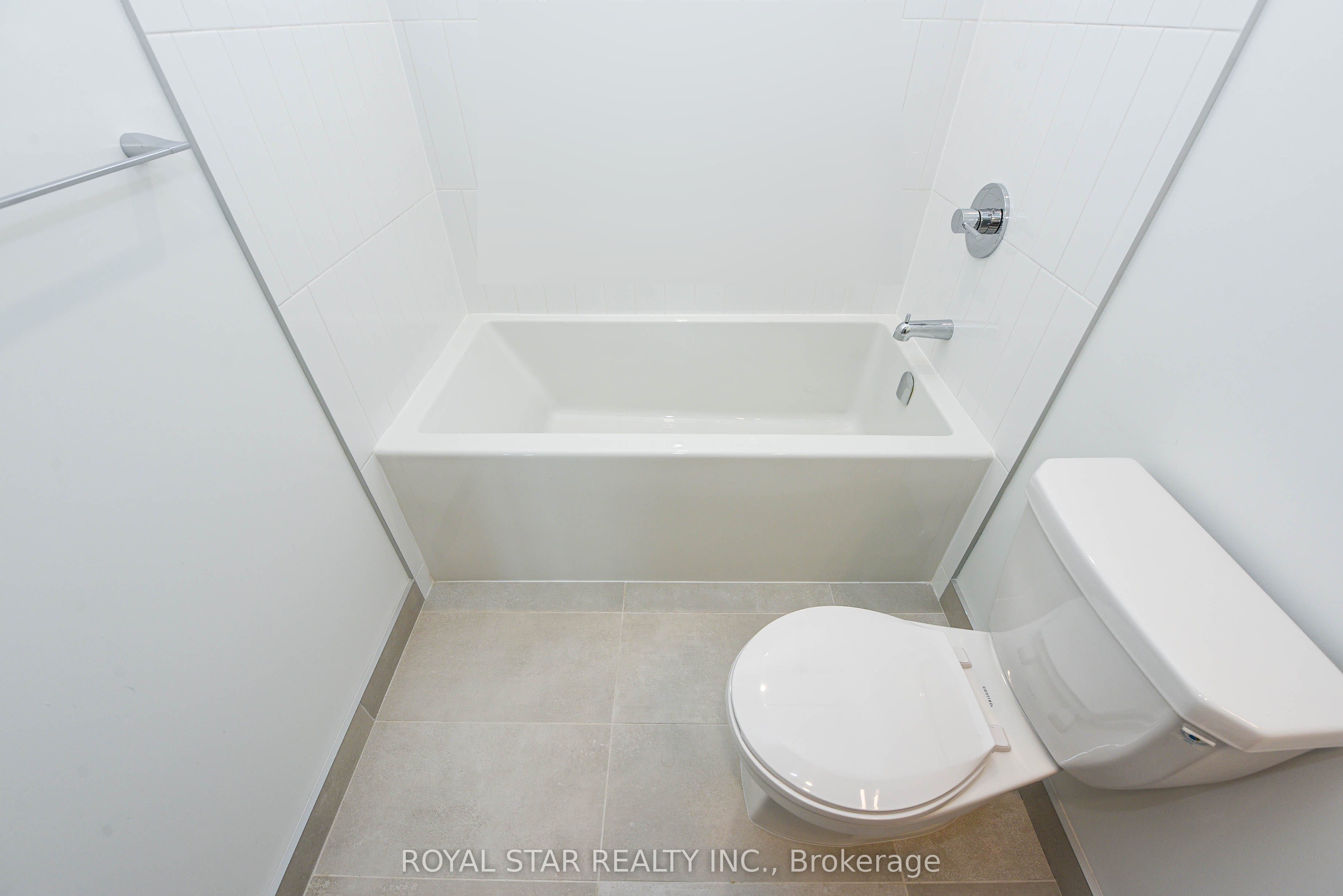 7950 Bathurst Street 1502 Property Photo 10