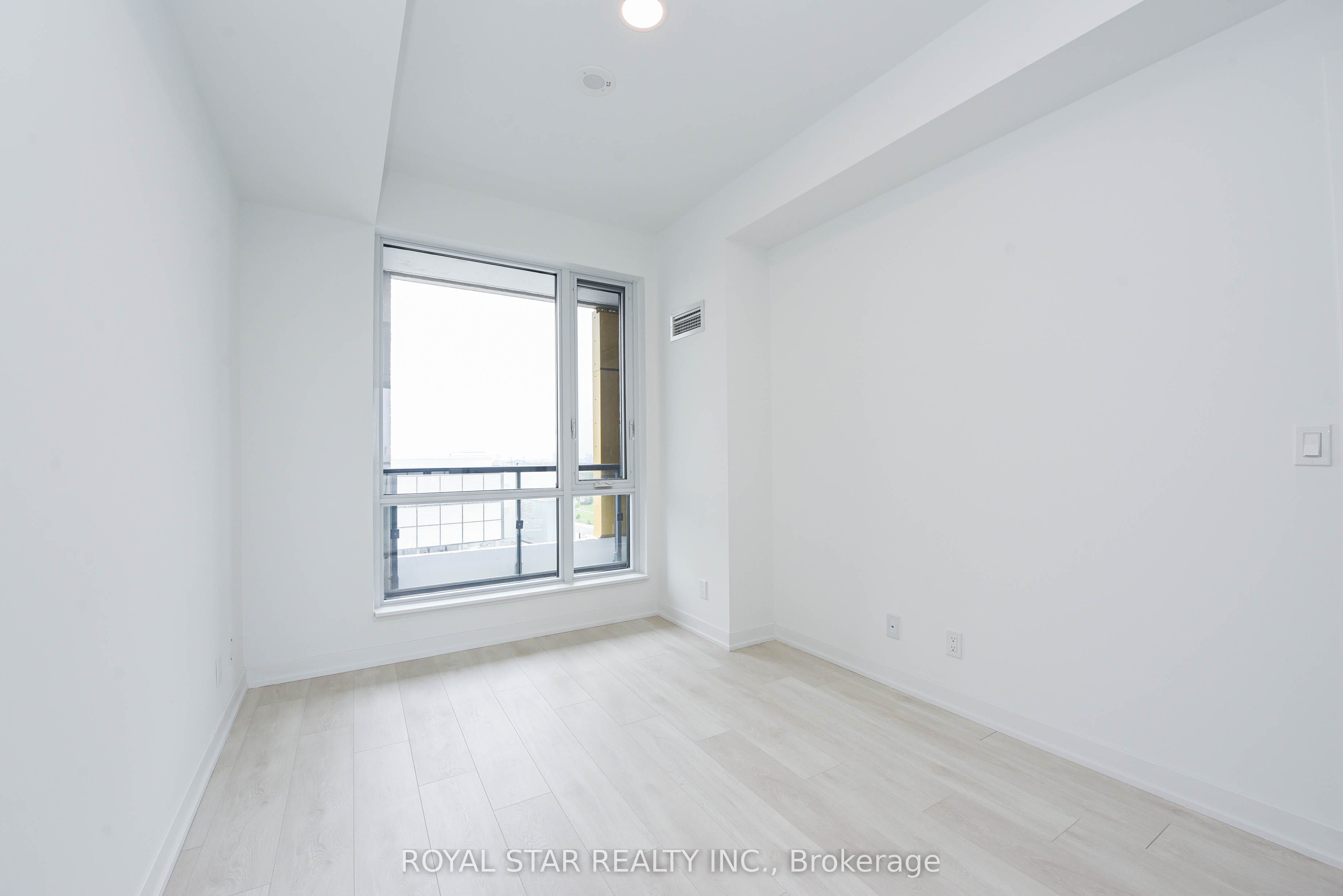 7950 Bathurst Street 1502 Property Photo 18