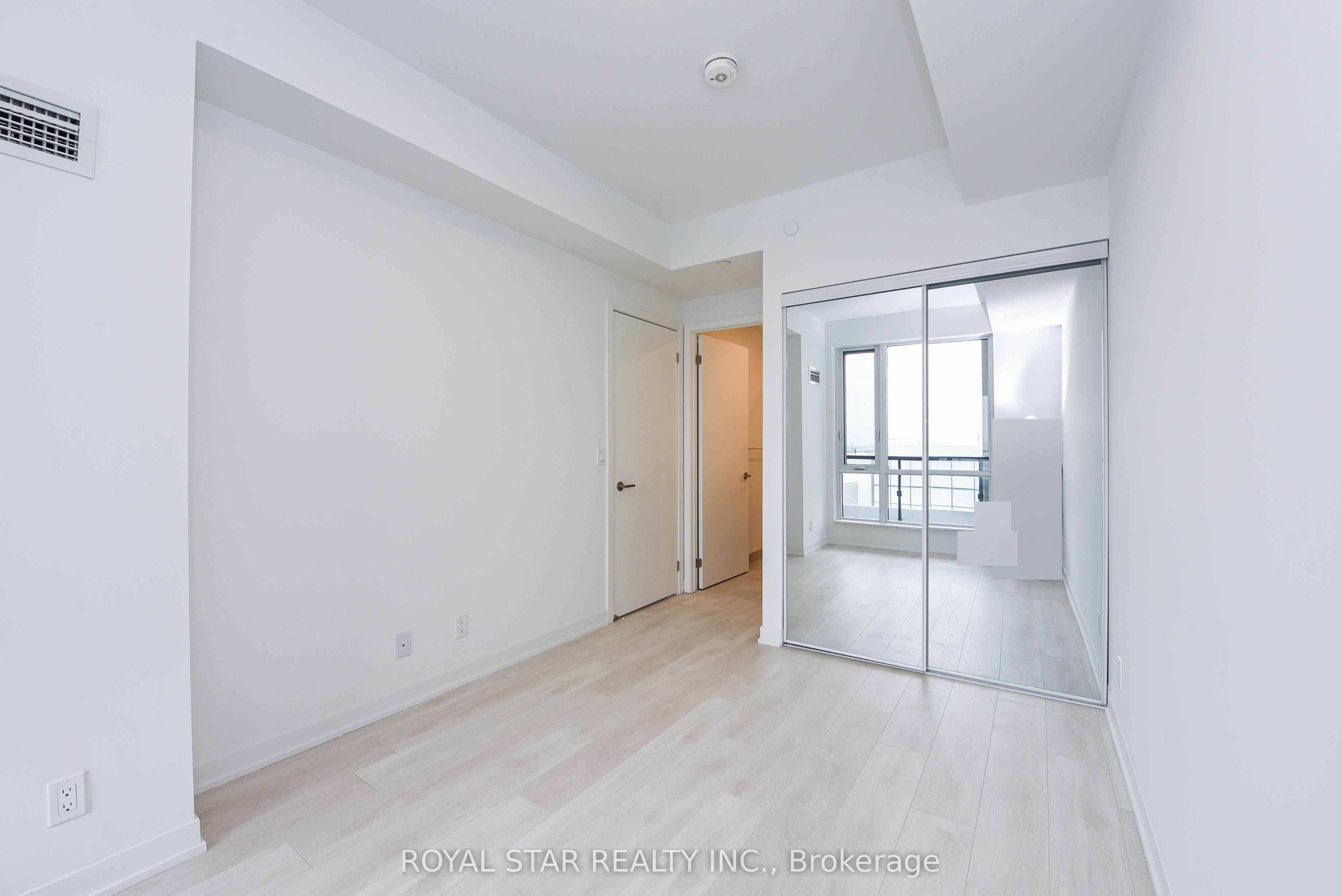 7950 Bathurst Street 1502 Property Photo 19