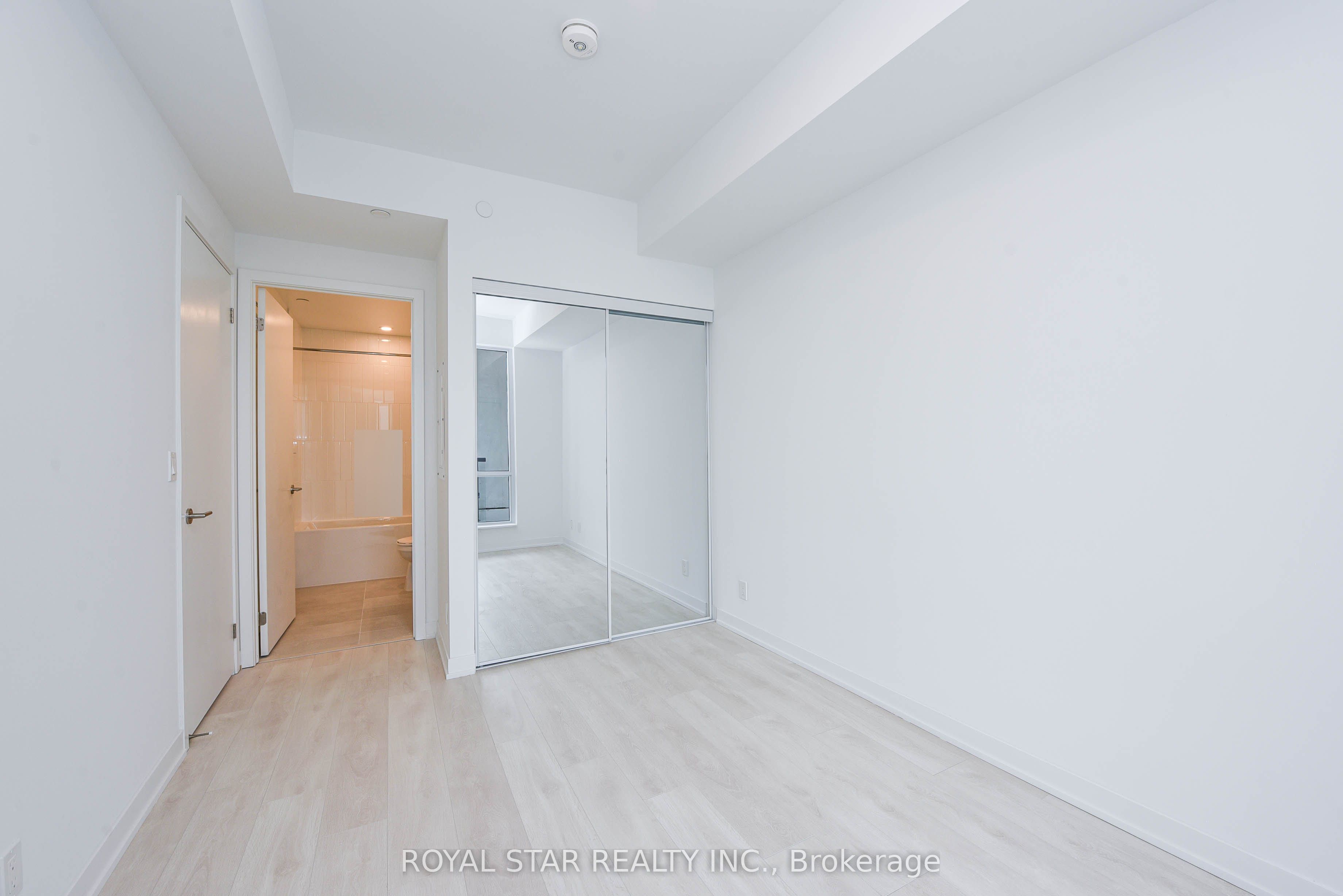 7950 Bathurst Street 1502 Property Photo 20