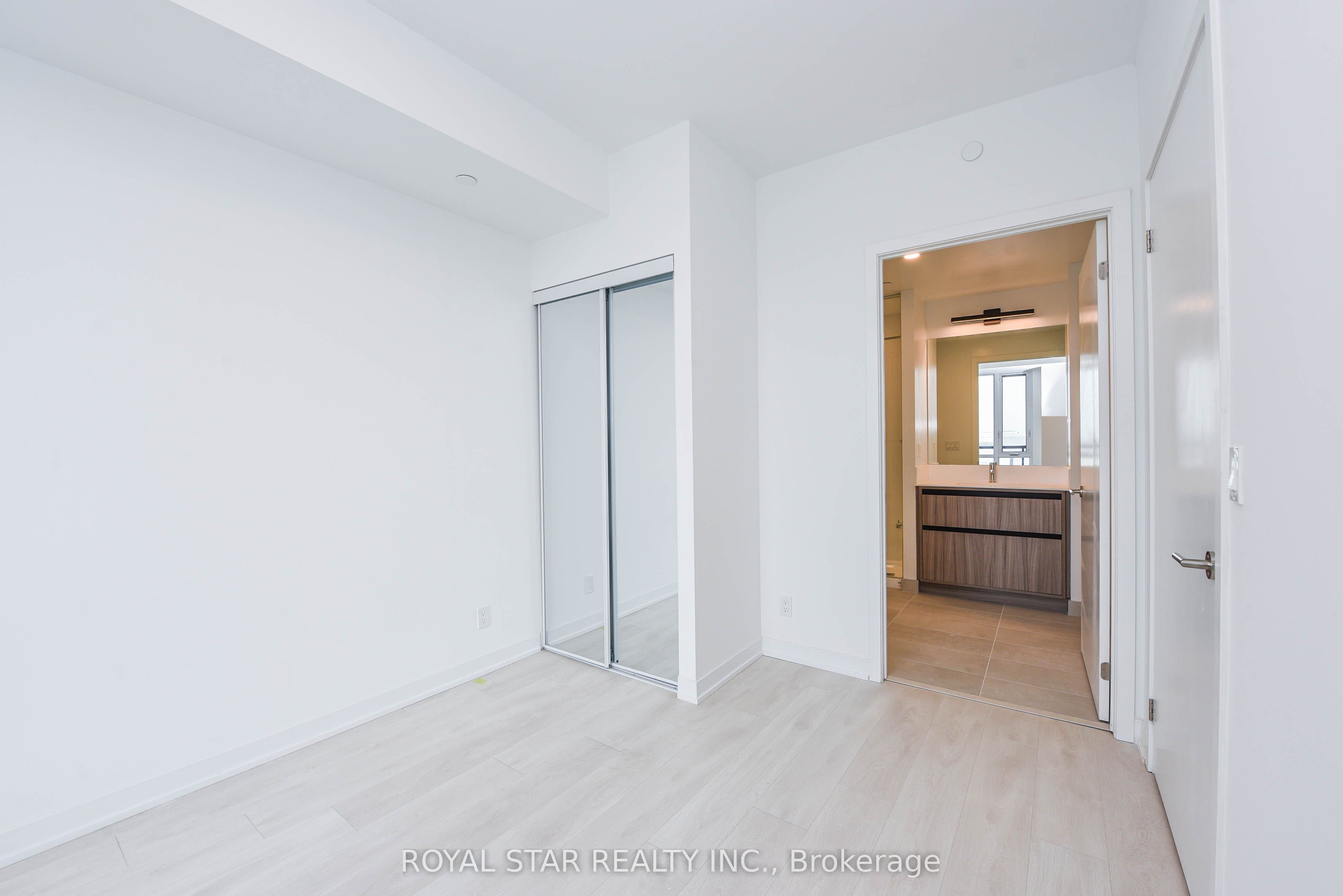 7950 Bathurst Street 1502 Property Photo 22