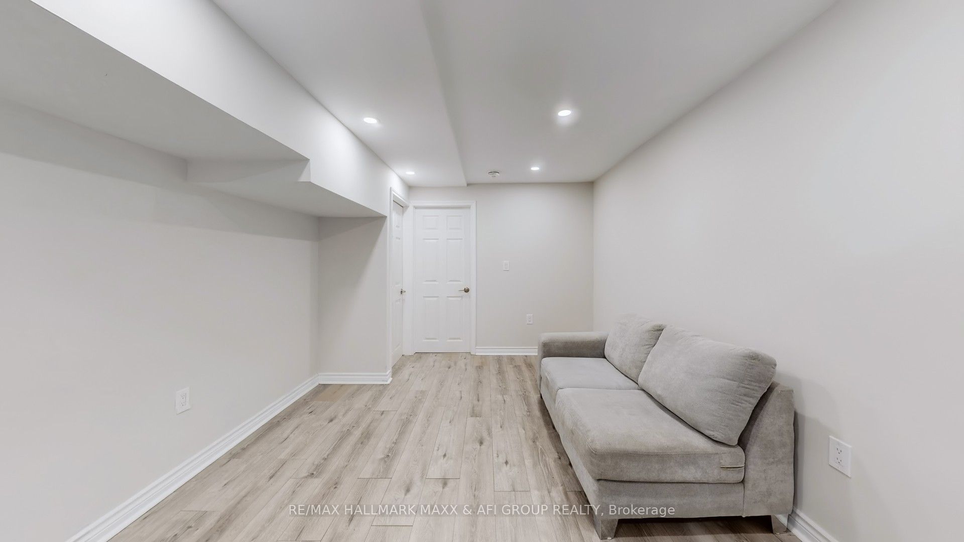 719 Shanahan Boulevard Basement B Property Photo 6