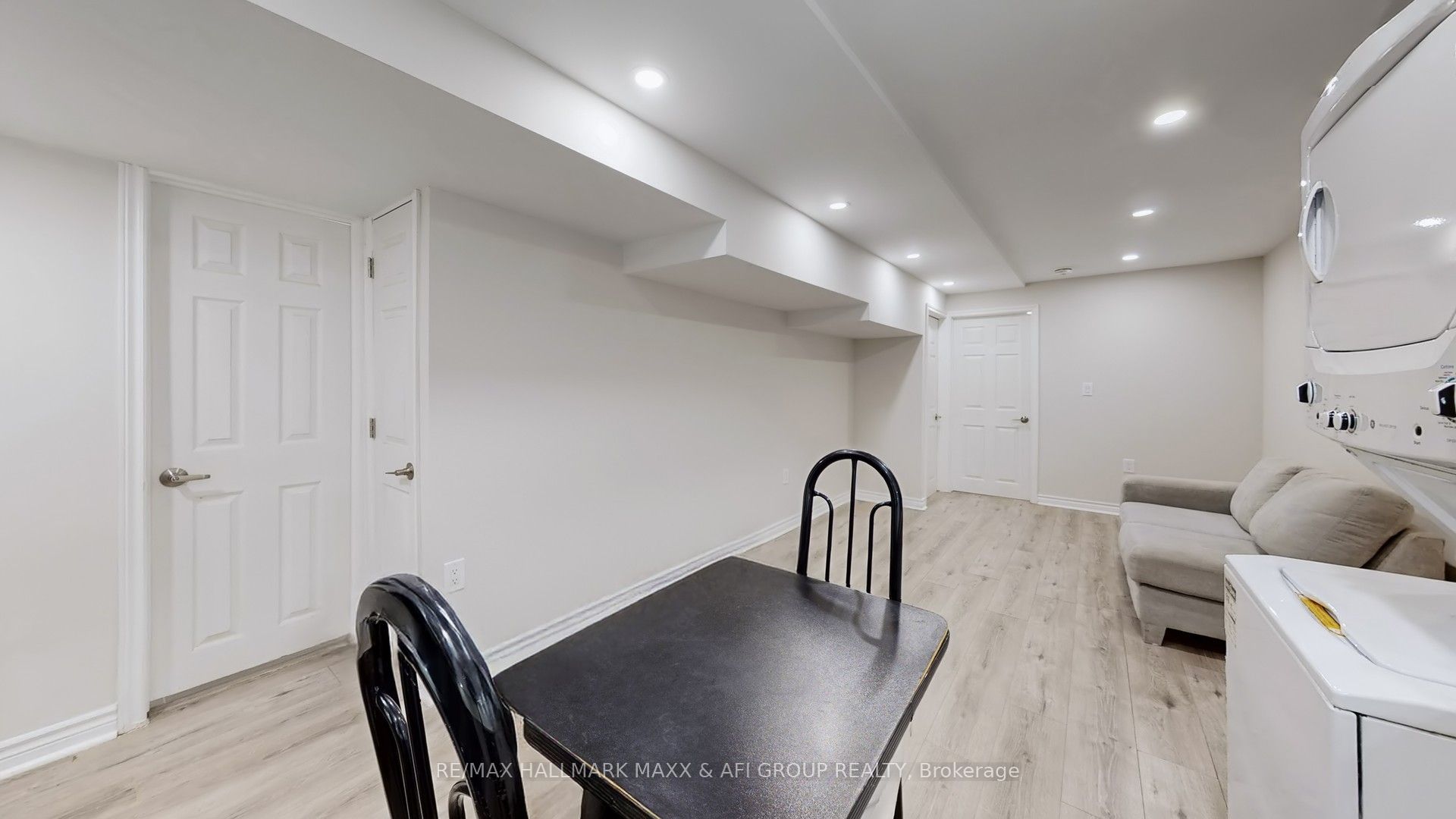 719 Shanahan Boulevard Basement B Property Photo 11