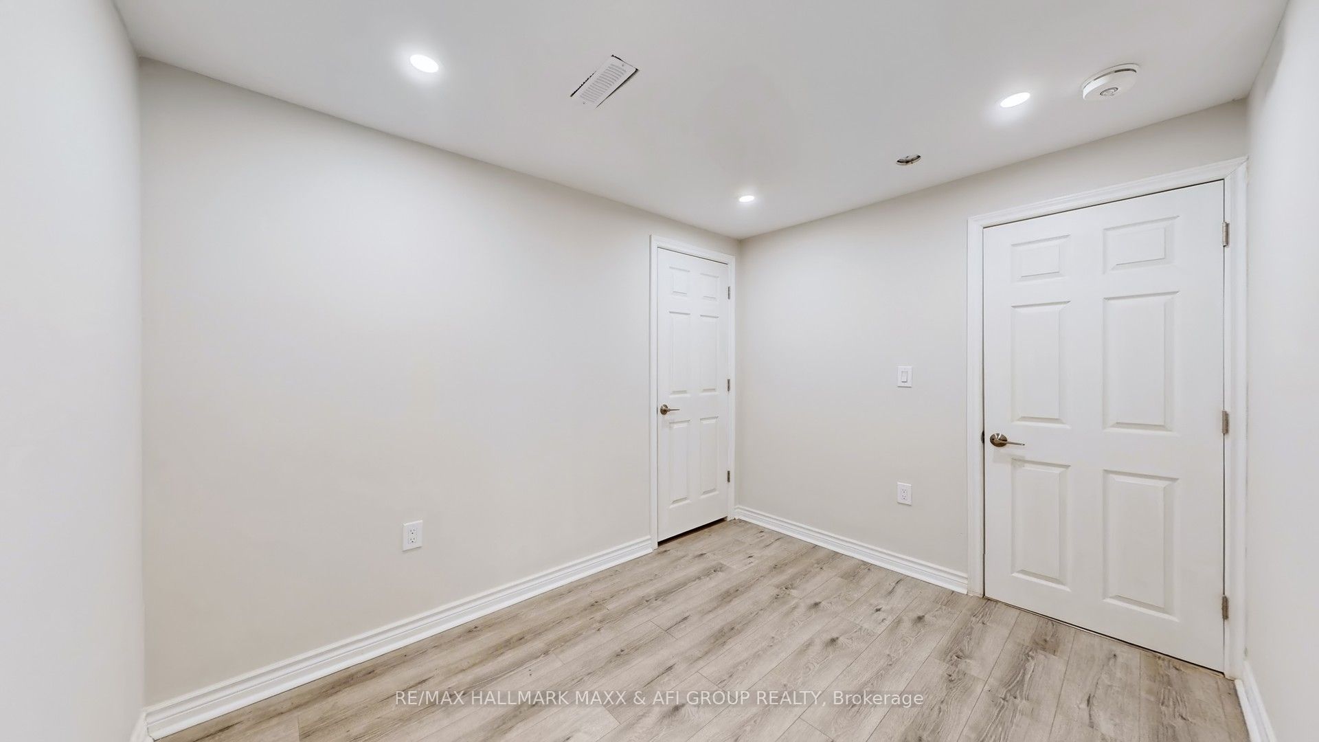 719 Shanahan Boulevard Basement B Property Photo 16