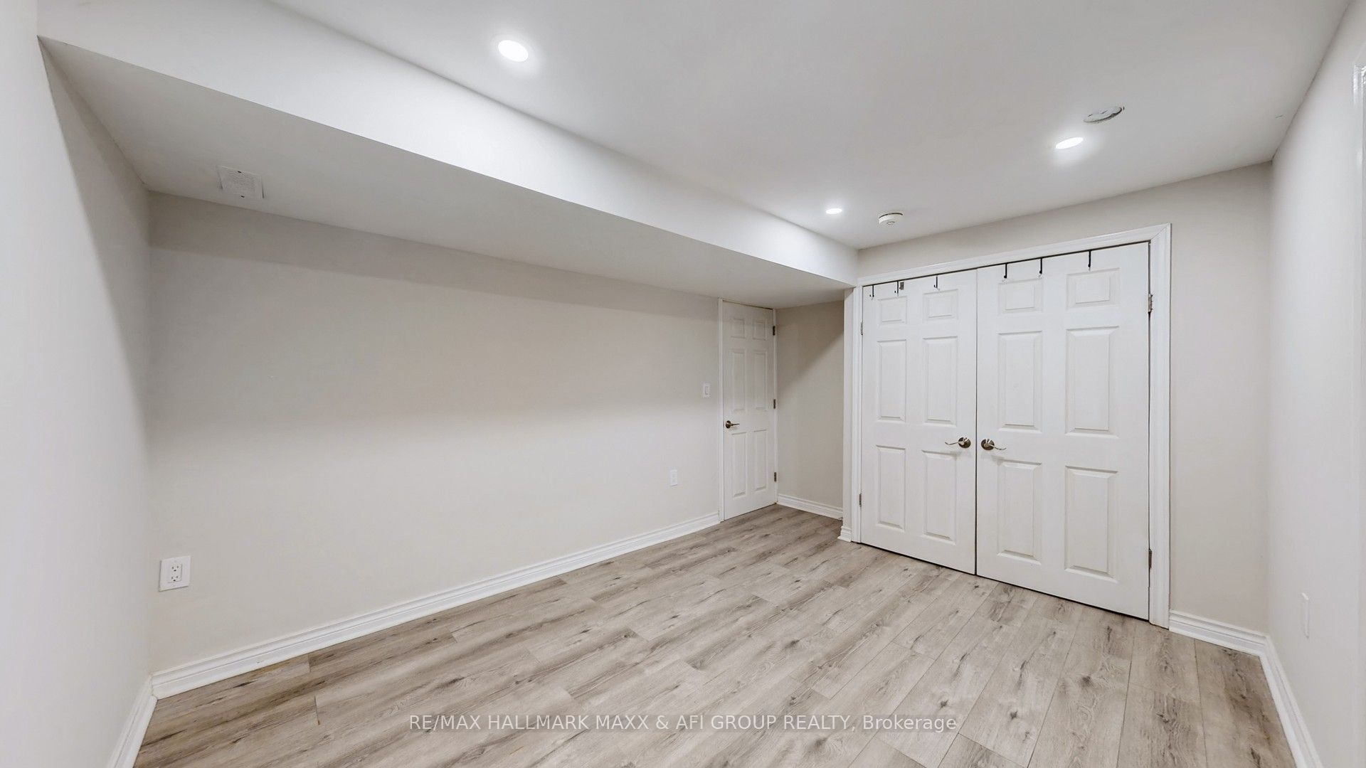 719 Shanahan Boulevard Basement B Property Photo 20