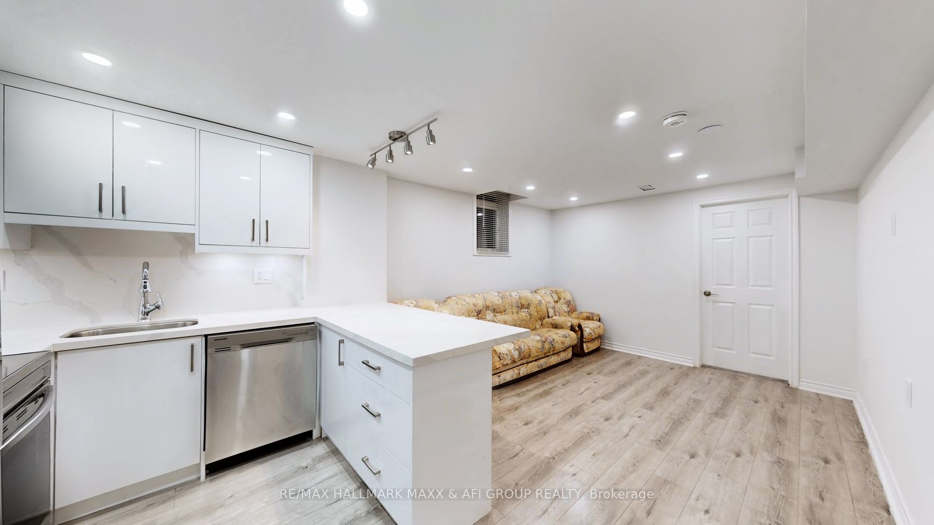 719 Shanahan Boulevard Basement A Property Photo 8