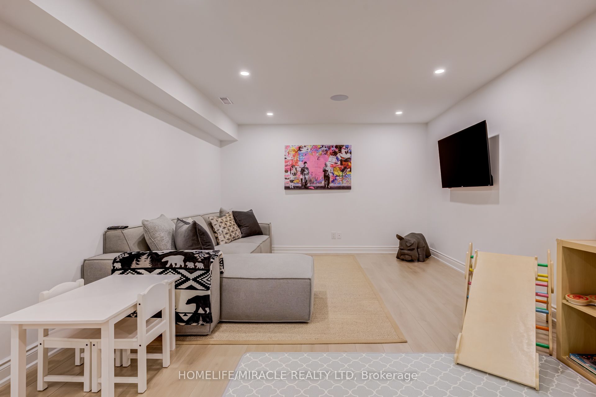 45 Burke Street Property Photo 33