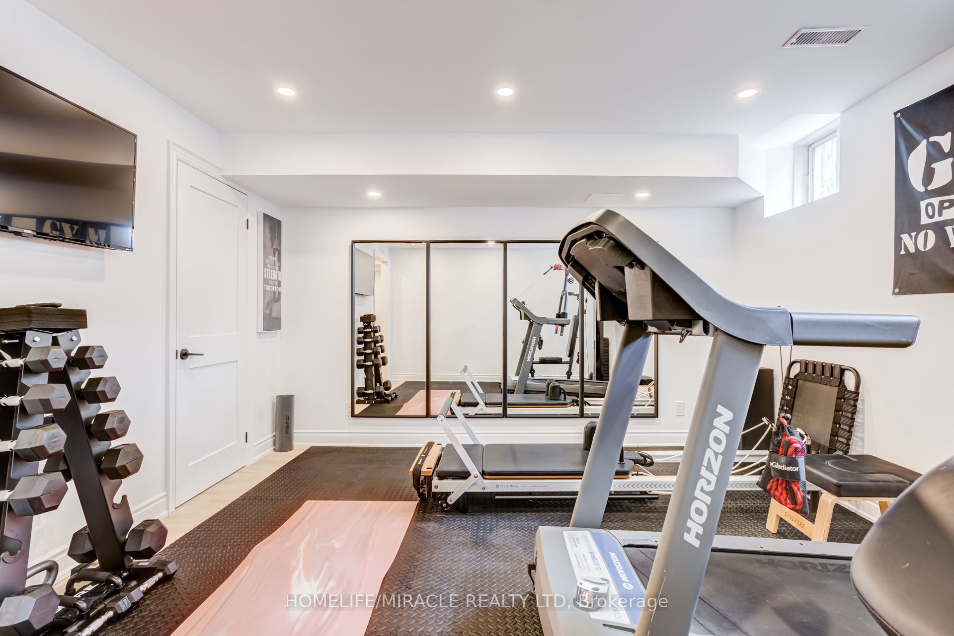 45 Burke Street Property Photo 37