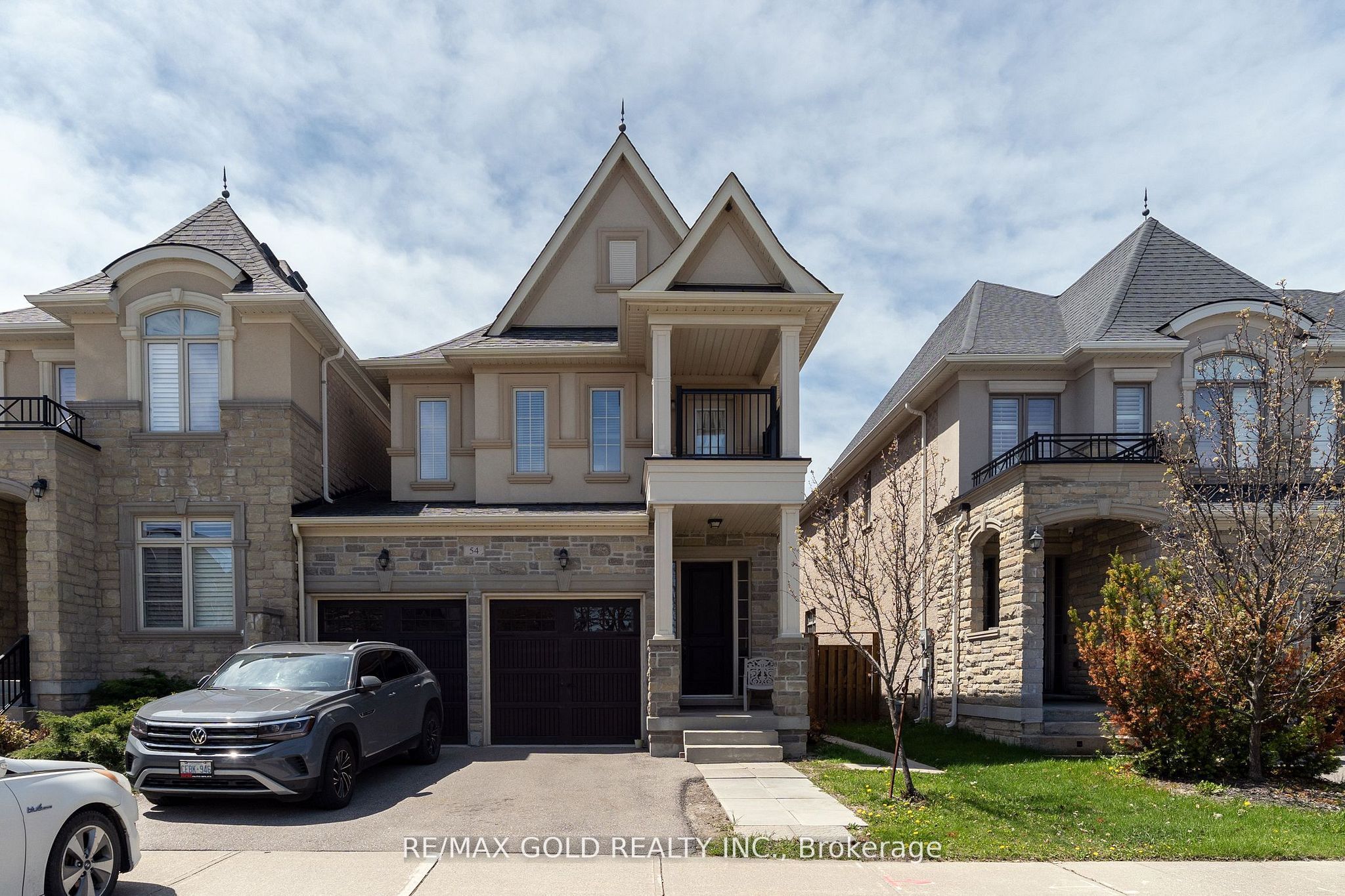 54 Robert Berry Crescent Property Photo 1