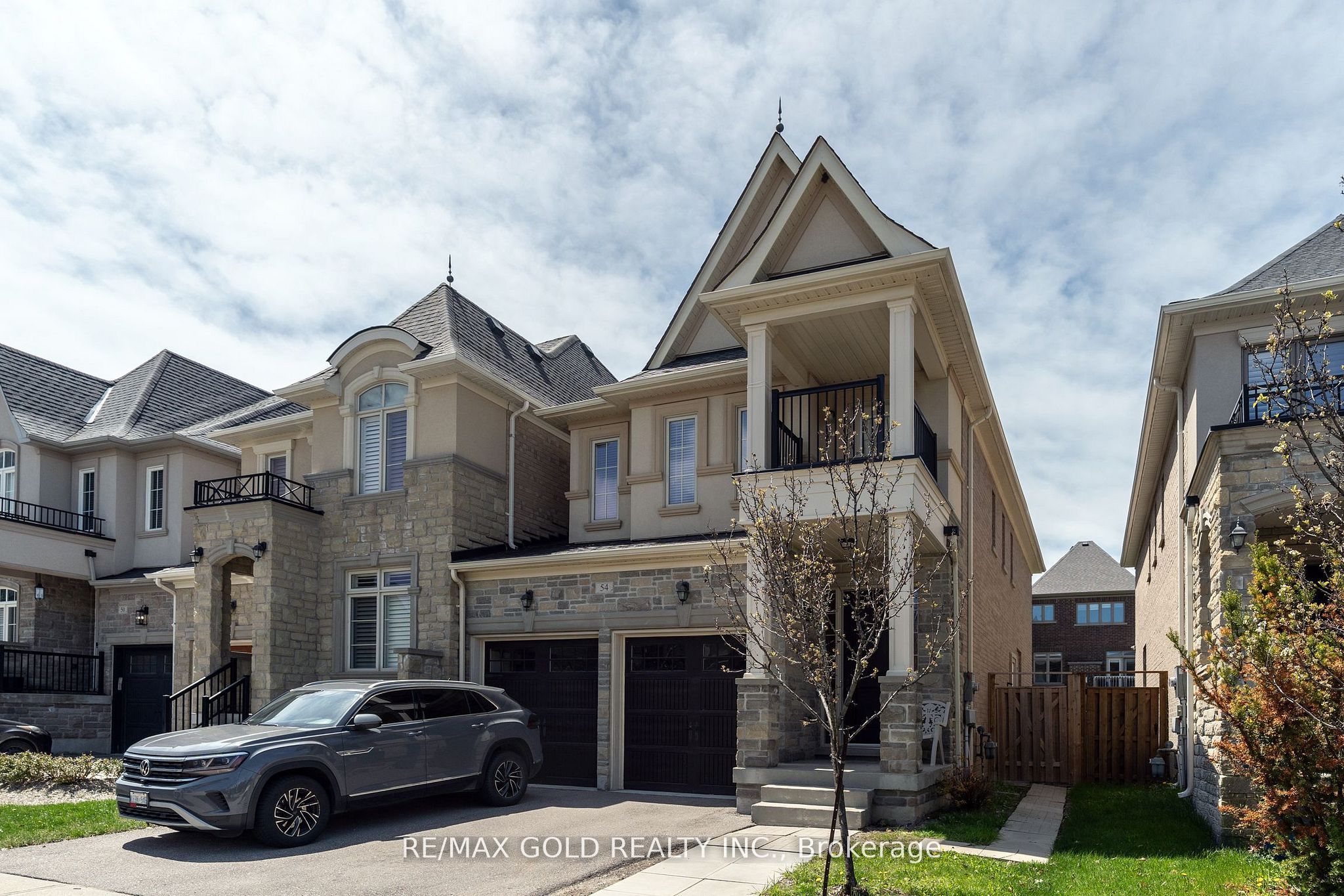 54 Robert Berry Crescent Property Photo 2