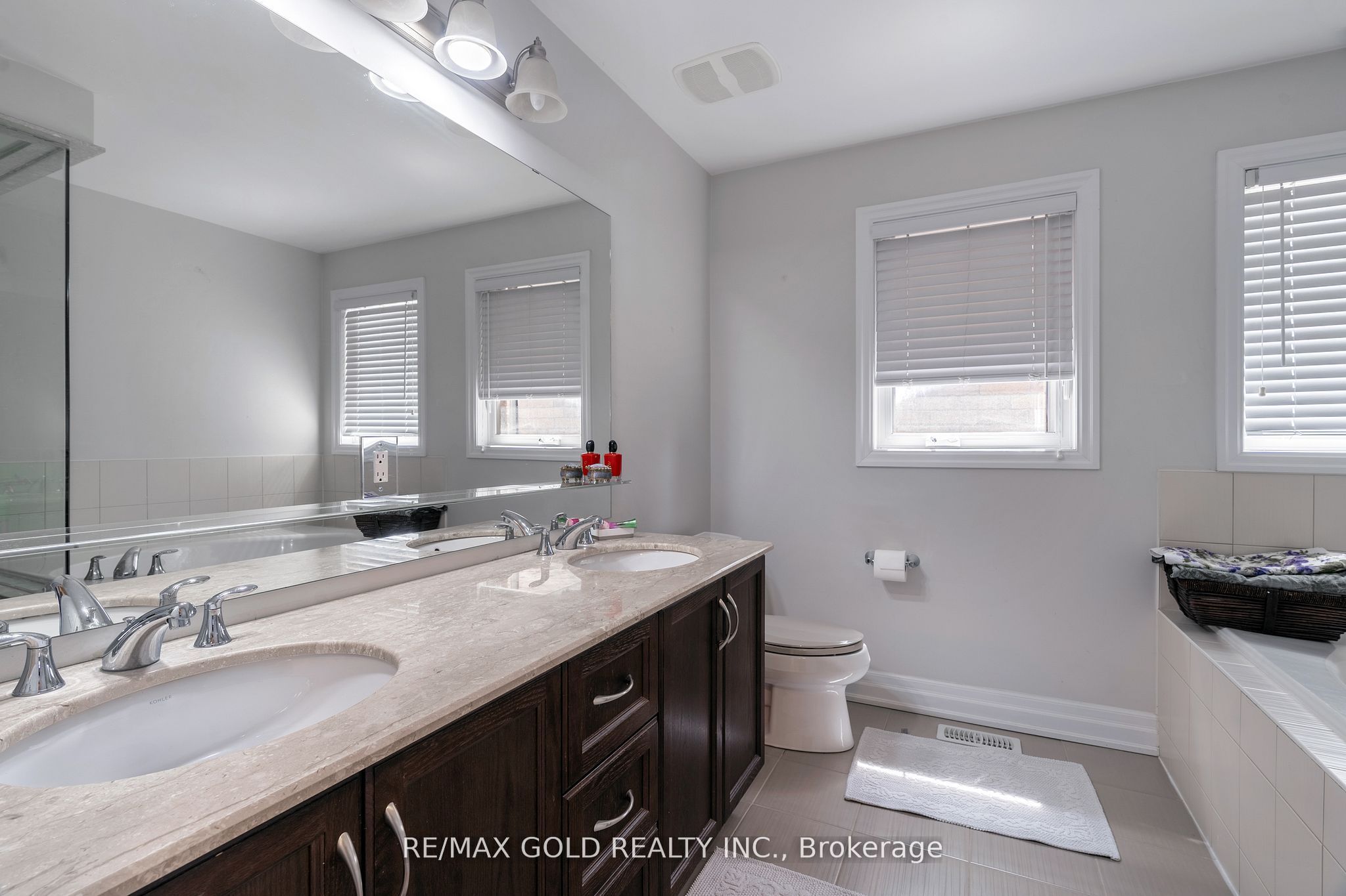 54 Robert Berry Crescent Property Photo 26