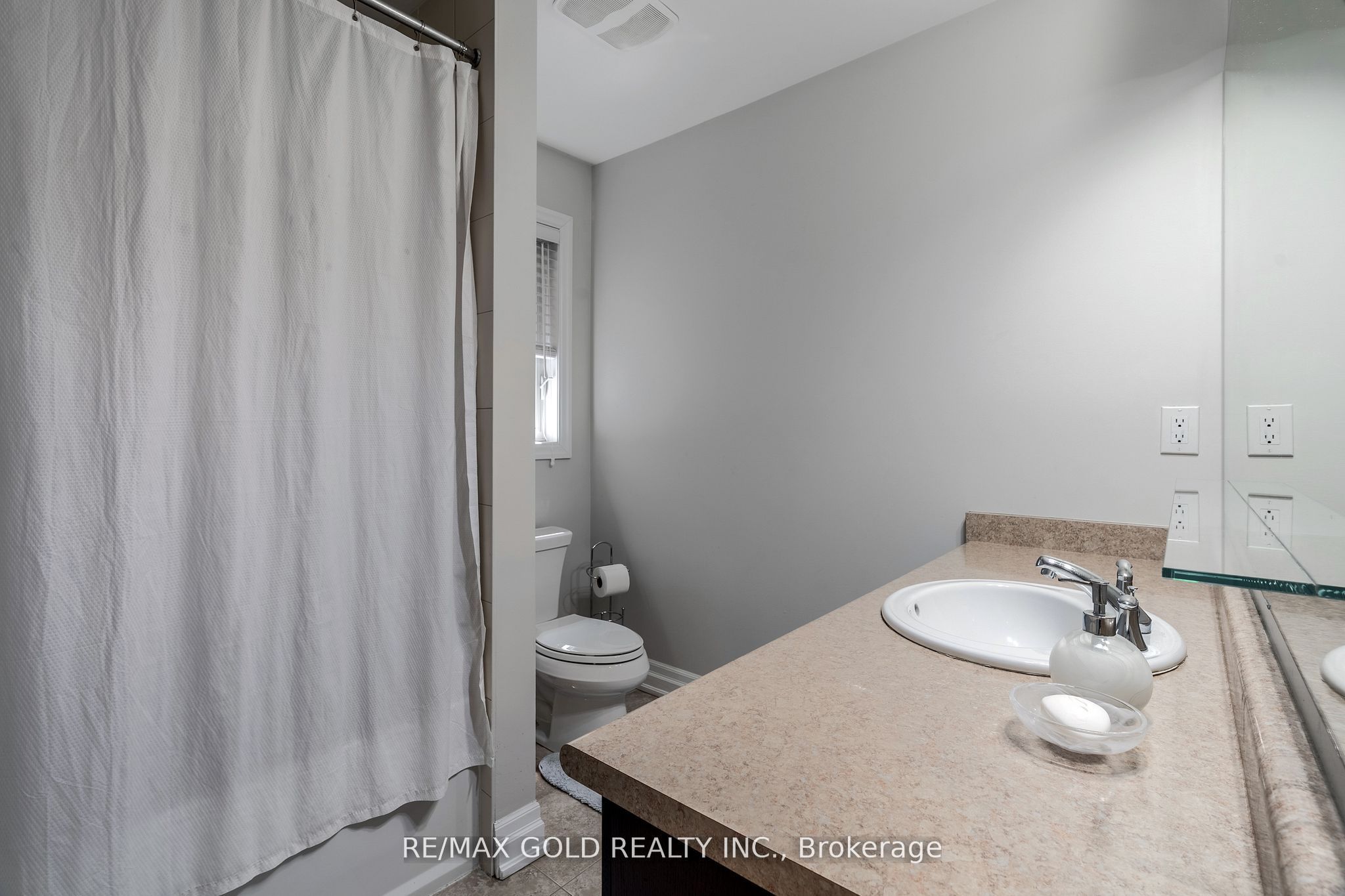 54 Robert Berry Crescent Property Photo 30