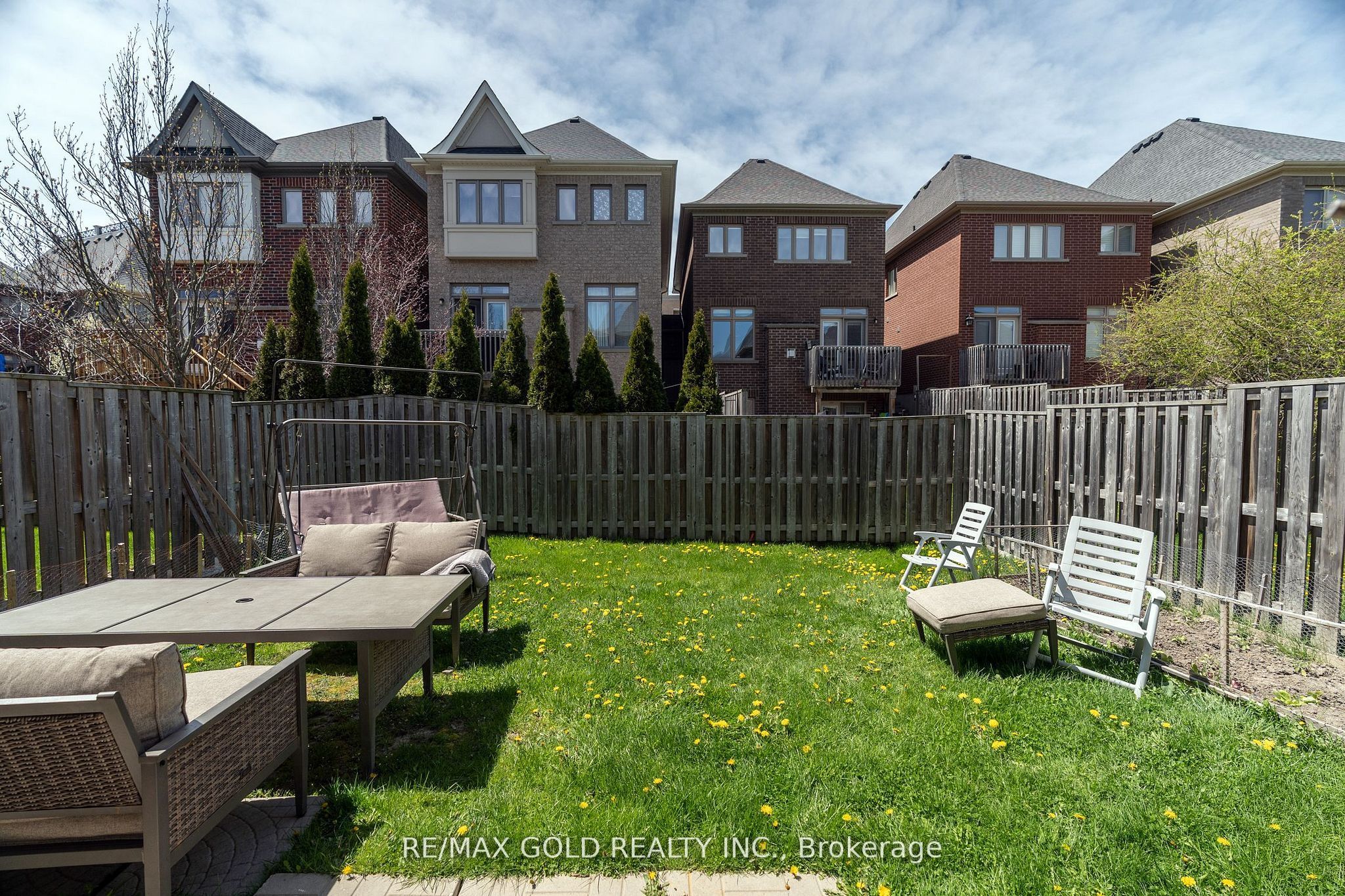 54 Robert Berry Crescent Property Photo 38