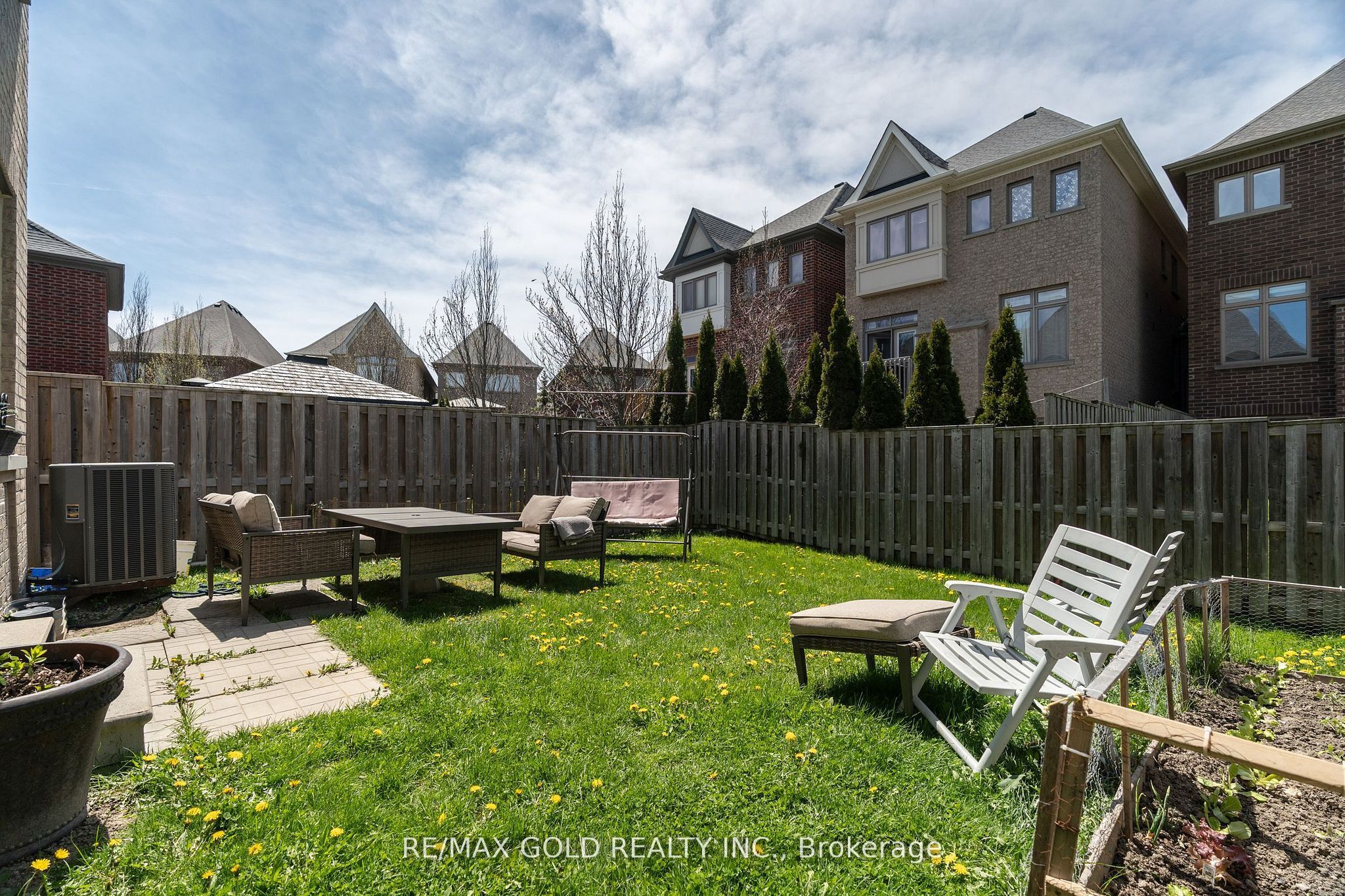 54 Robert Berry Crescent Property Photo 39