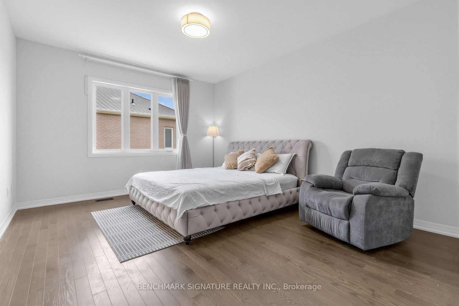 163 Tempel Street Property Photo 7
