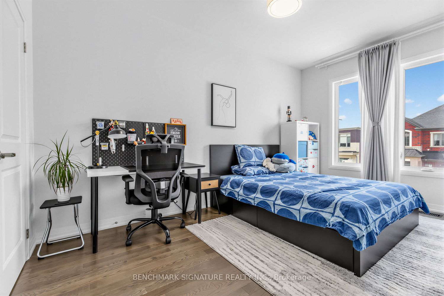 163 Tempel Street Property Photo 10