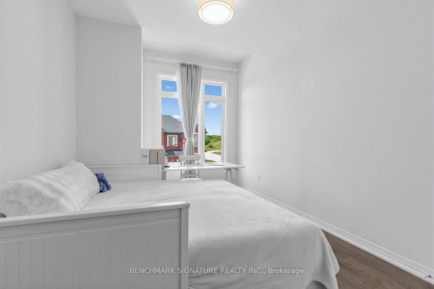 163 Tempel Street Property Photo 11