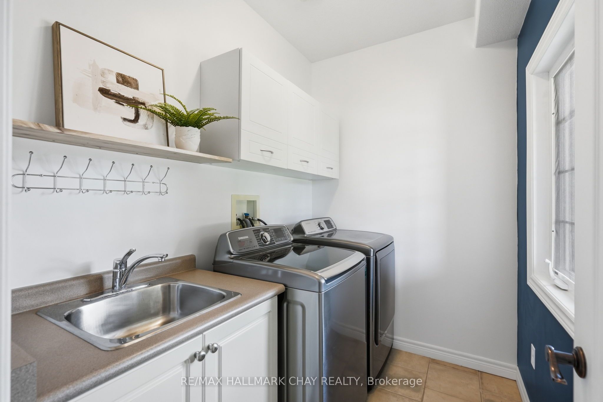 17 Armeda Clow Crescent Property Photo 6