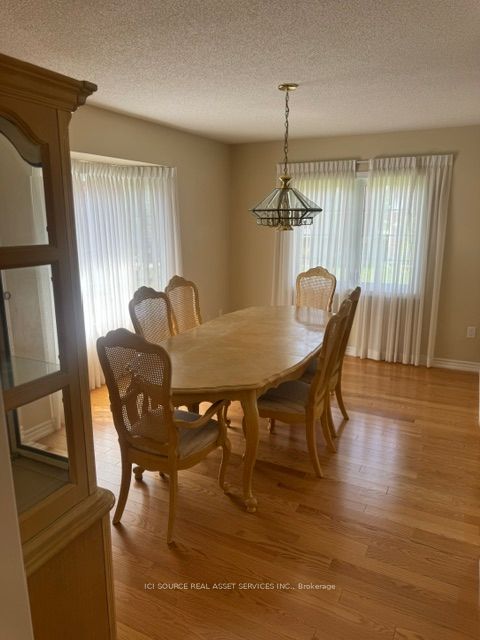 19 Leland Lane E Property Photo 12