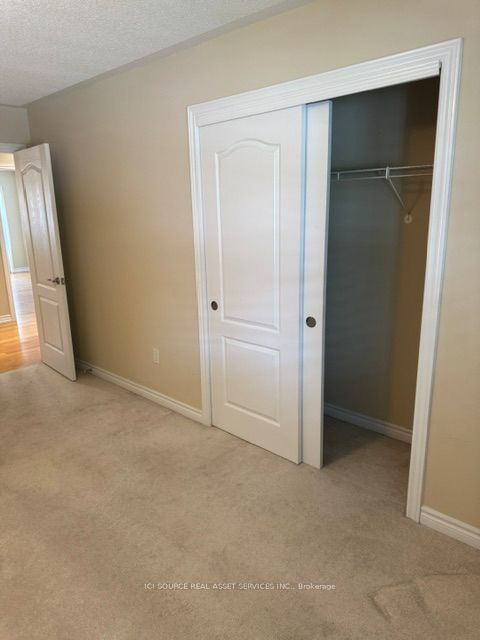 19 Leland Lane E Property Photo 17