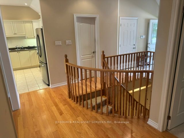 19 Leland Lane E Property Photo 22