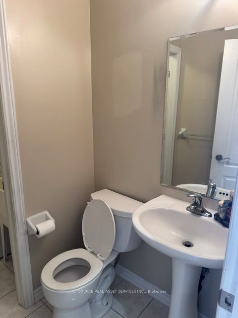 19 Leland Lane E Property Photo 24