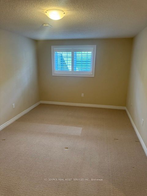 19 Leland Lane E Property Photo 25