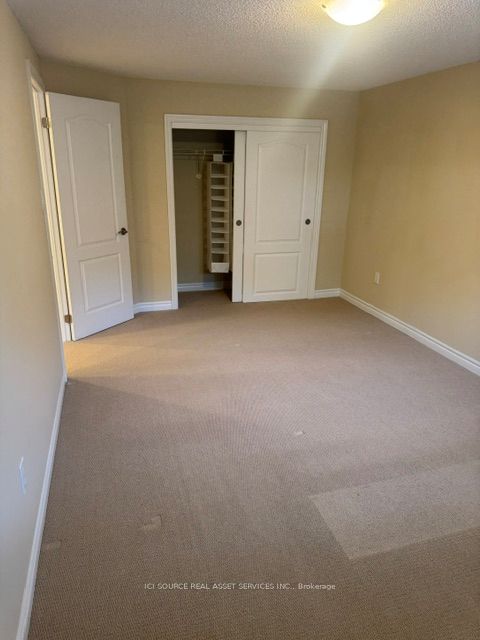 19 Leland Lane E Property Photo 26