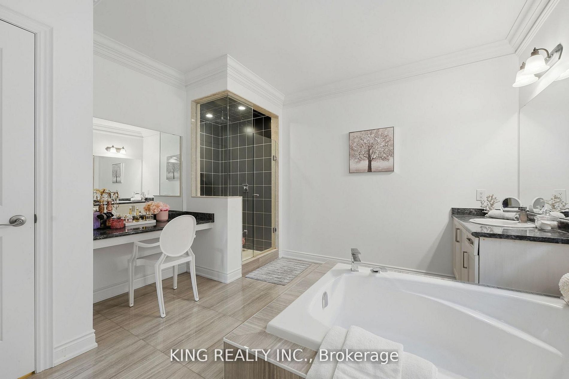 76 Chesney Crescent Property Photo 23
