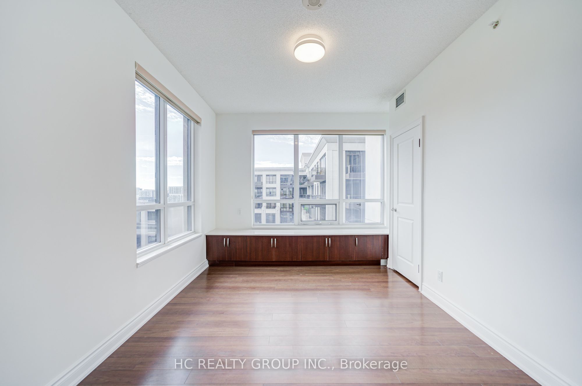 89 South Town Centre Boulevard 1102 Property Photo 10