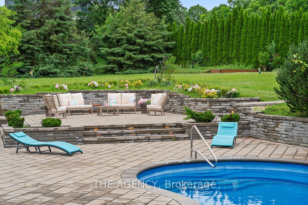 16 Dew Drop Court Property Photo 28