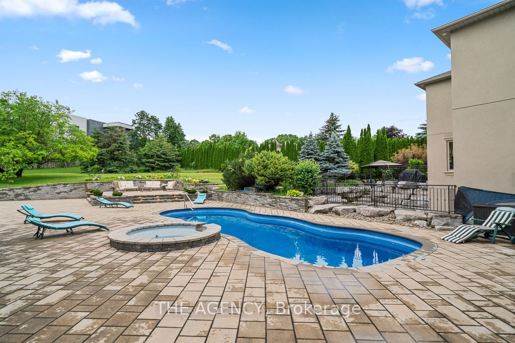 16 Dew Drop Court Property Photo 29