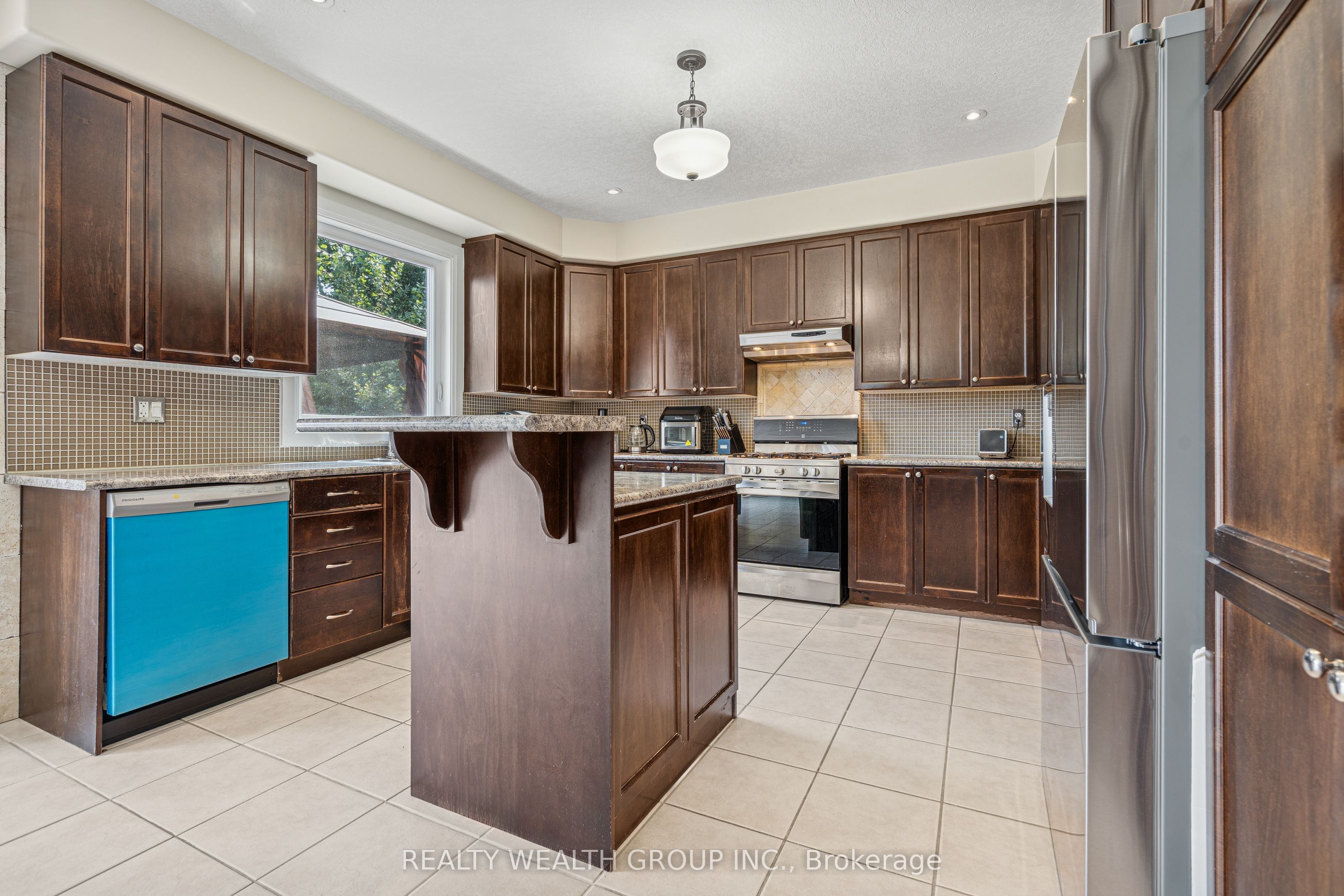 896 Booth Avenue Property Photo 7