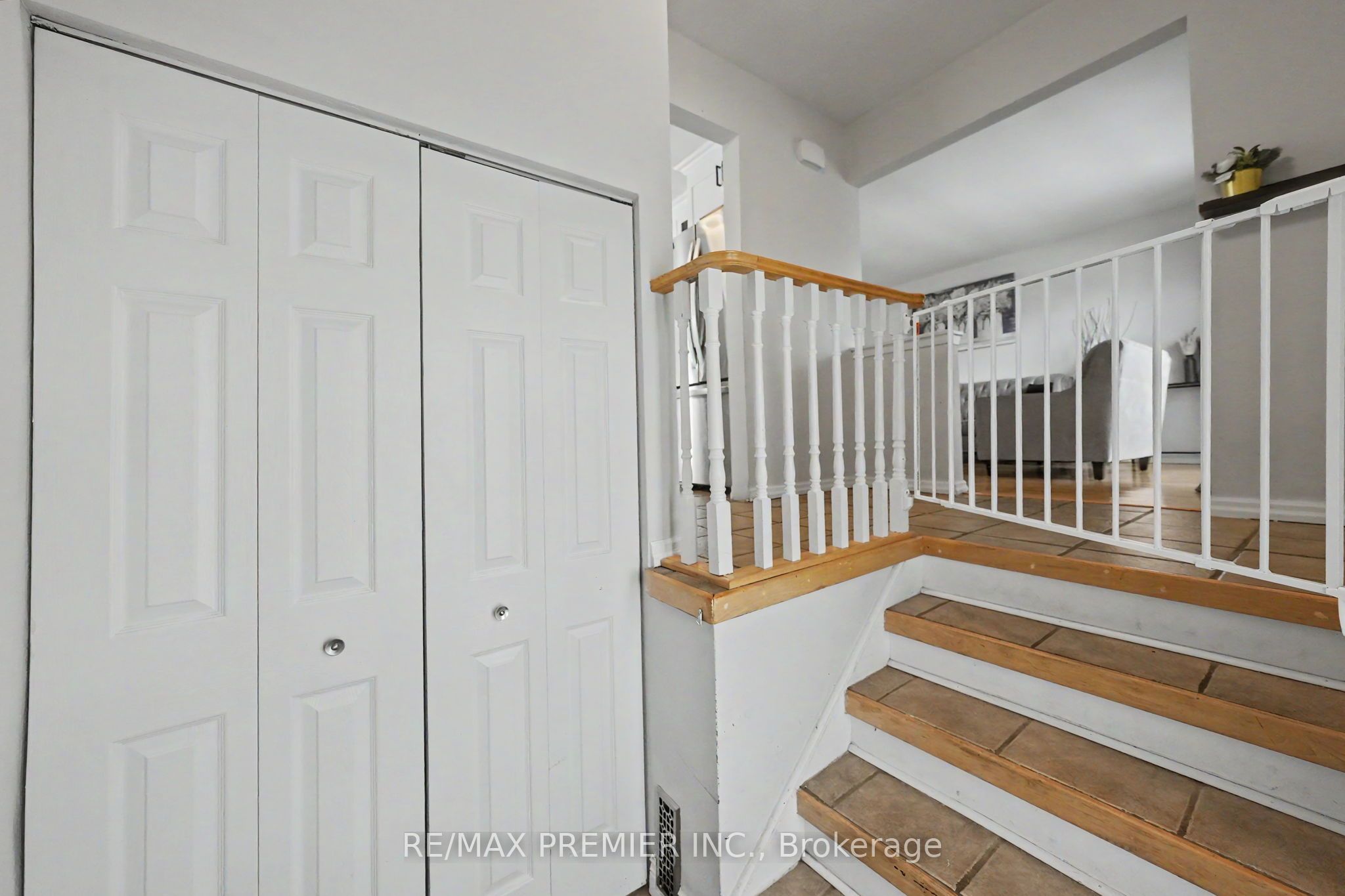 249 Britannia Avenue Property Photo 3