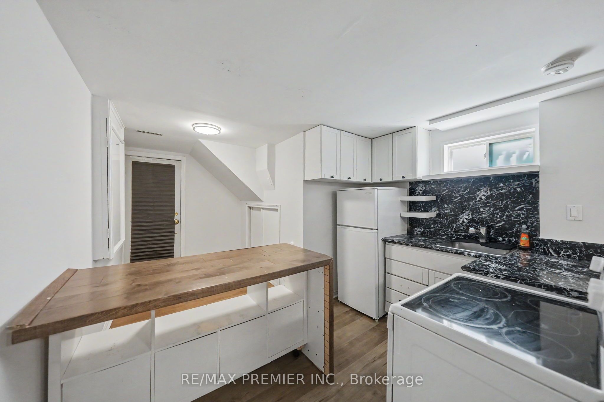 249 Britannia Avenue Property Photo 32