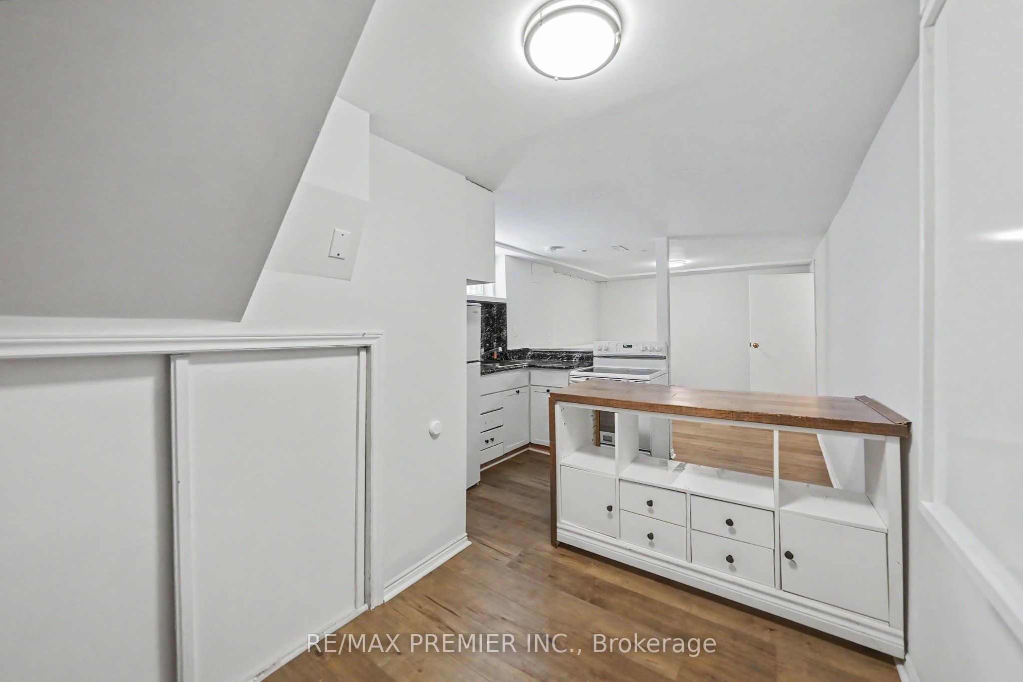 249 Britannia Avenue Property Photo 34