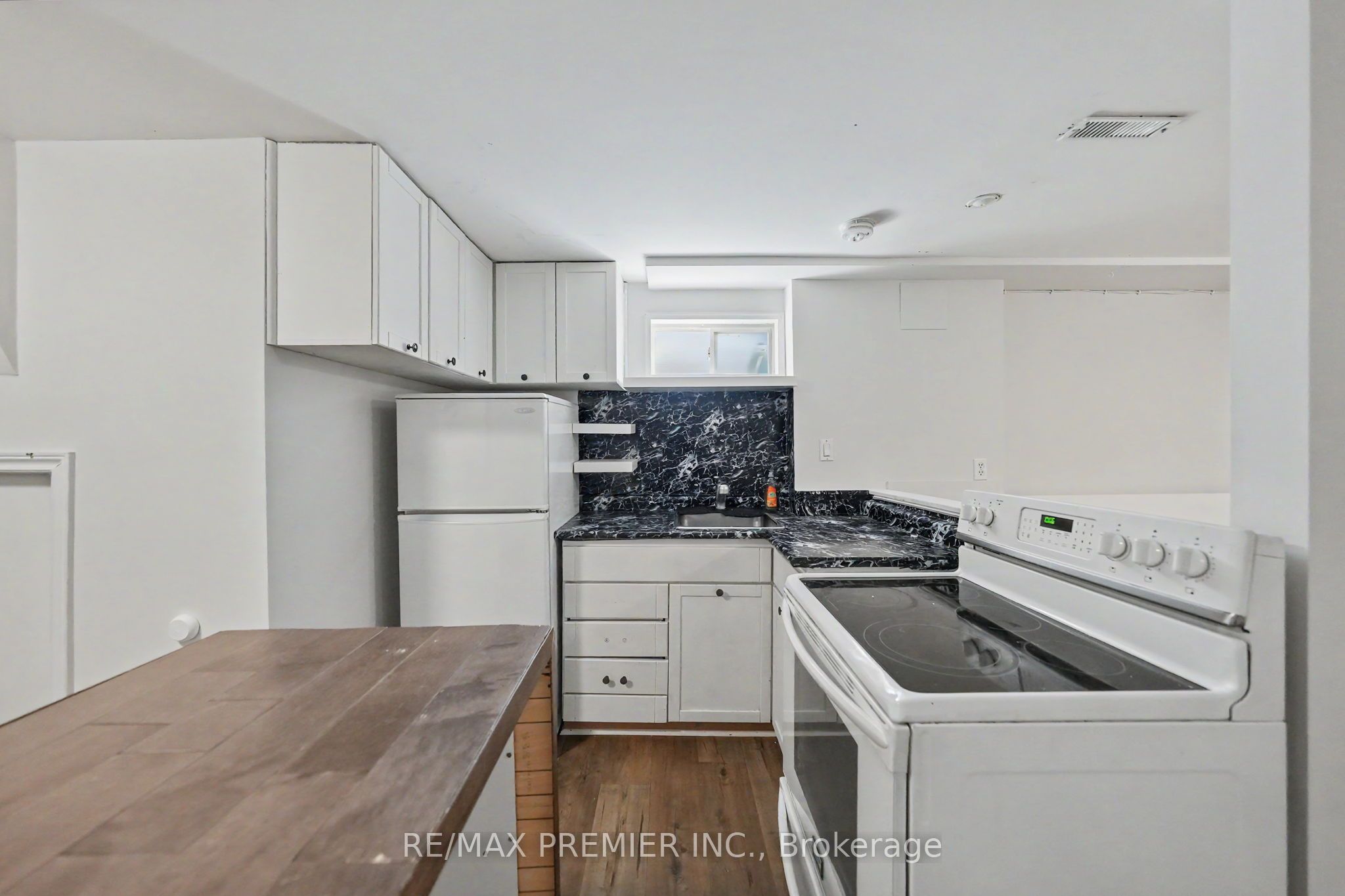 249 Britannia Avenue Property Photo 35